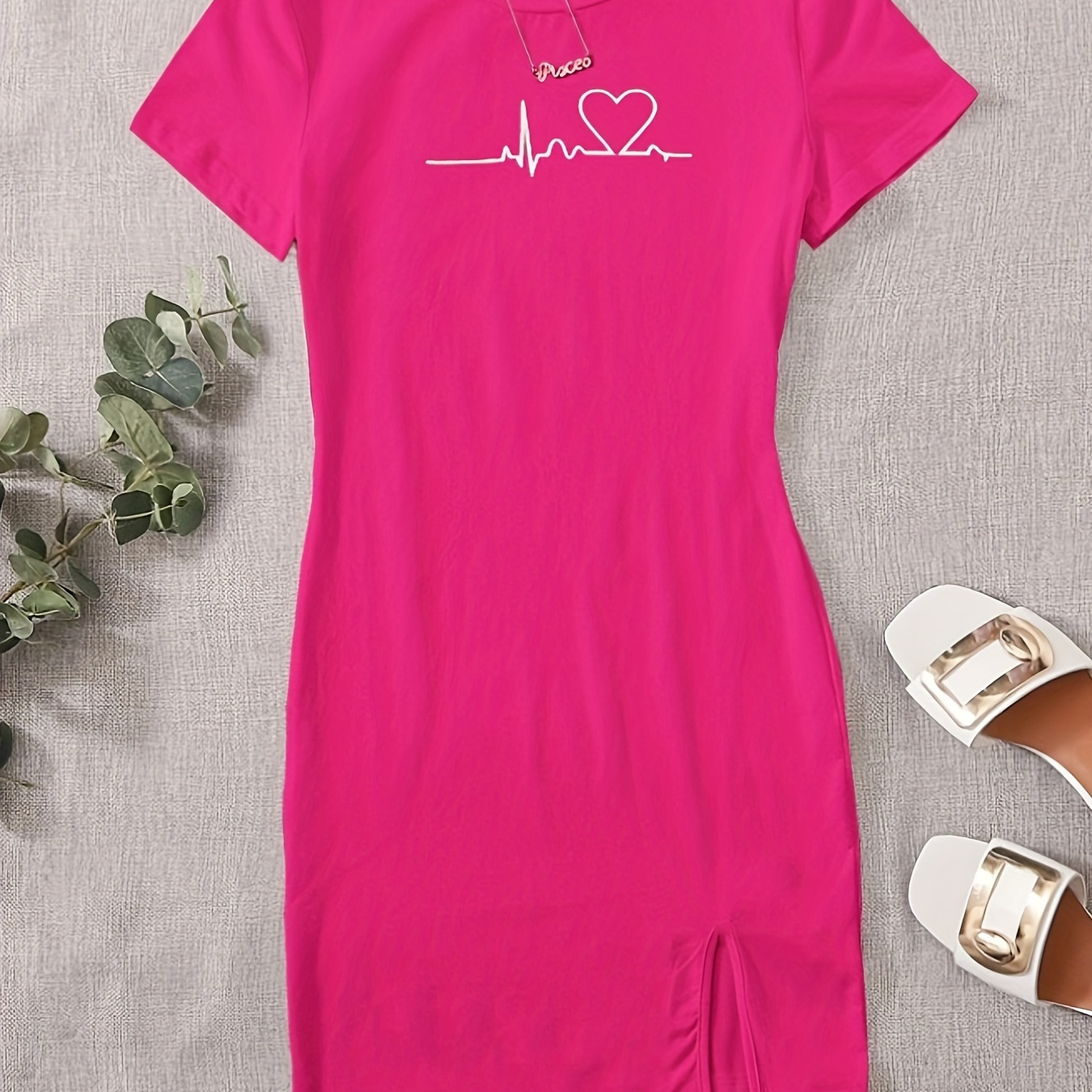 

Heart Print Split Hem Dress, Casual Crew Neck Short Sleeve Dress For Spring & Summer, Women's Clothing