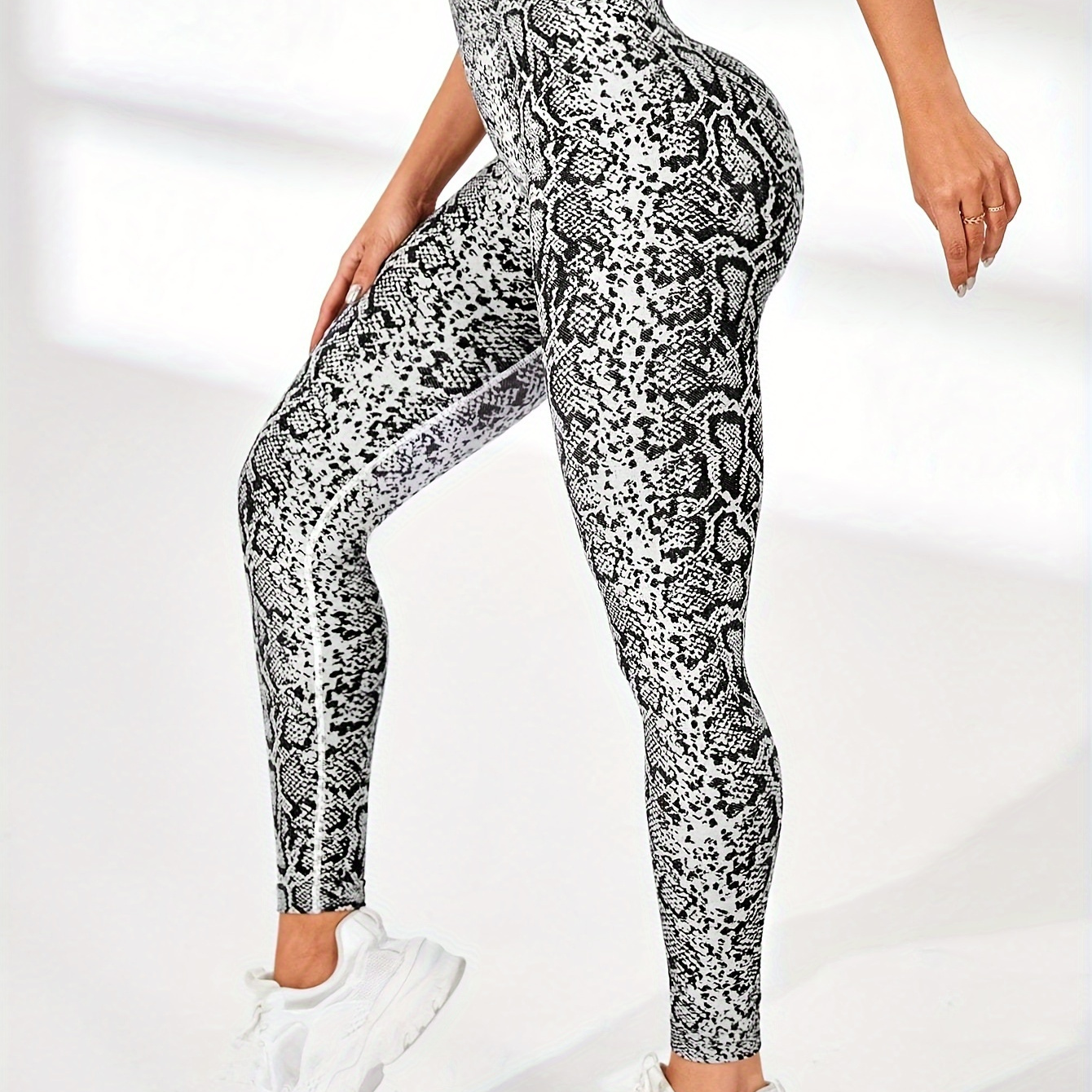 

Featured Pattern Design Women's Yoga Pants Outdoor Cycling Sports Leggings Suitable For Yoga Sports Leggings For Daily Wear And Many Occasions