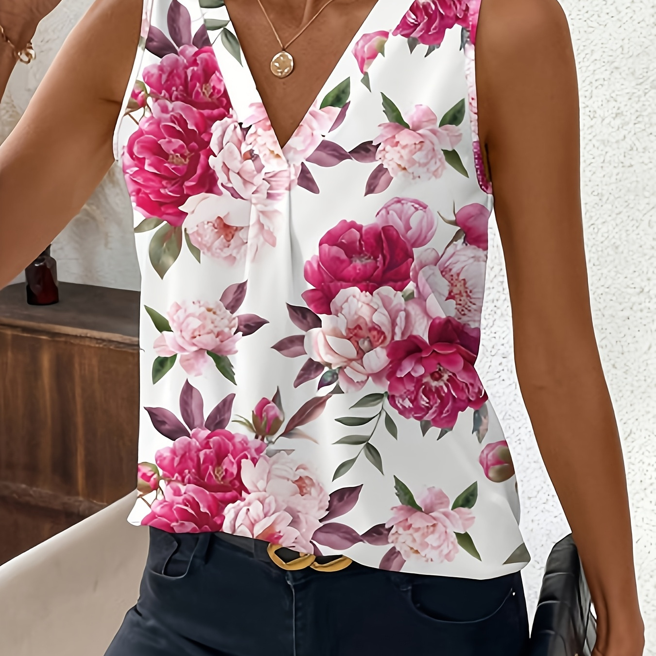 

Elegant Apricot Floral Print Sleeveless Top For Women - V-neck, Polyester, Machine Washable - Spring/summer/fall