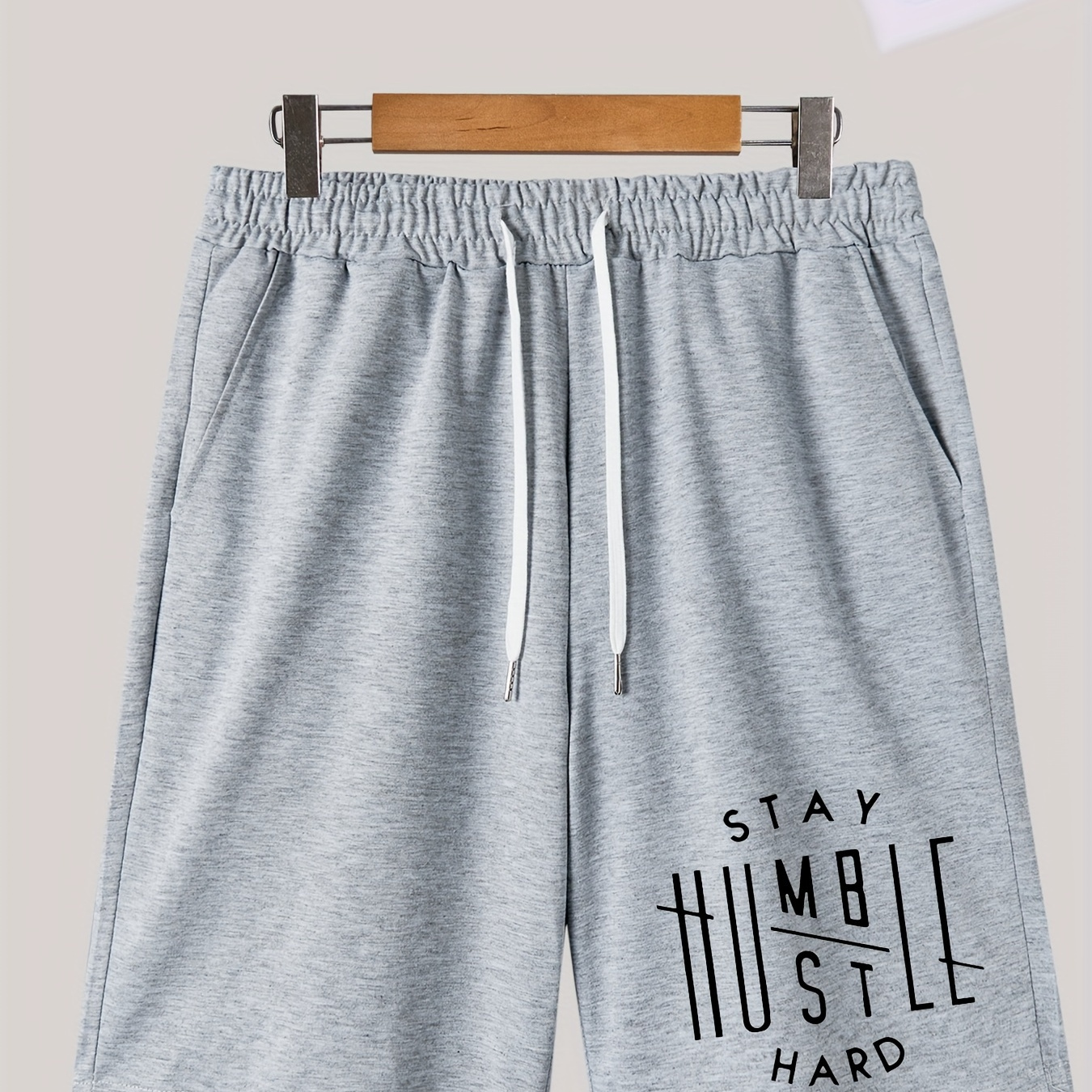 

Men's Stay Humble Stay Hard Graphic Print Shorts With Pockets, Casual Elastic Waist Drawstring Shorts For Summer