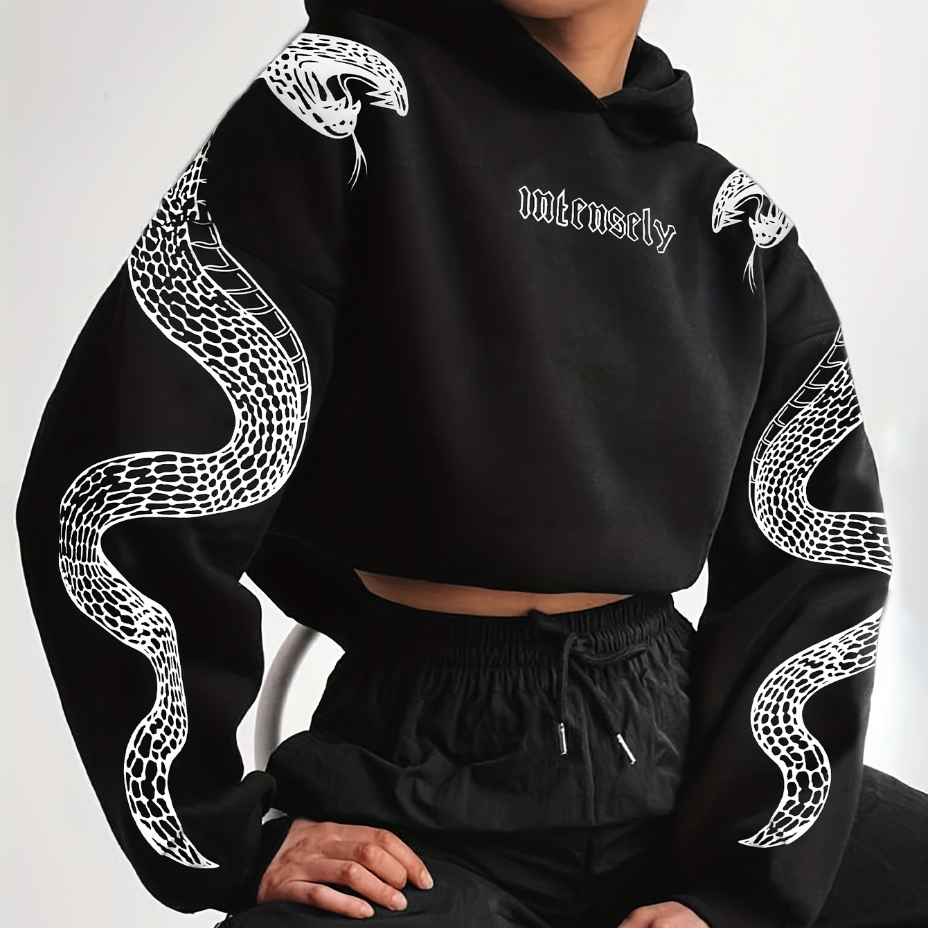 

Snake & Letter Print Crop Hoodie, Casual Long Sleeve Fashion Sweatshirt, Women's Clothing