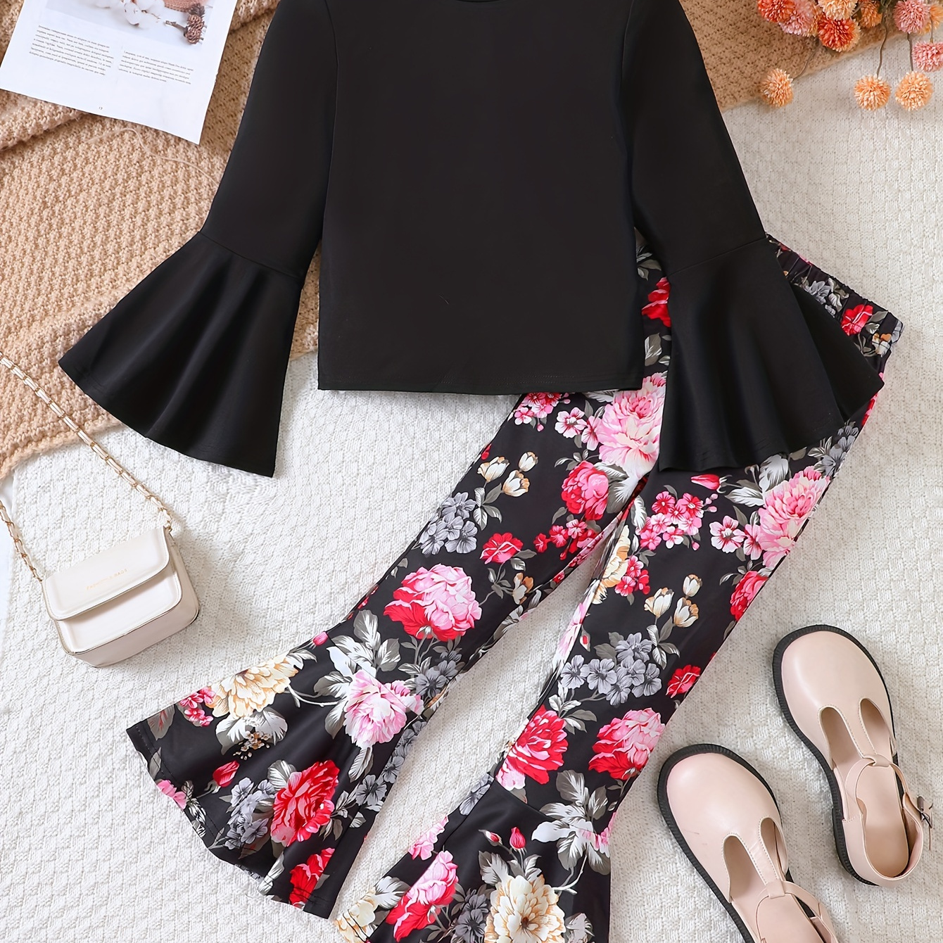 

2pcs Girl's Elegant Outfit, Trumpet Sleeve Top & Floral Allover Print Flared Pants Set, Kid's Clothes For Spring Fall