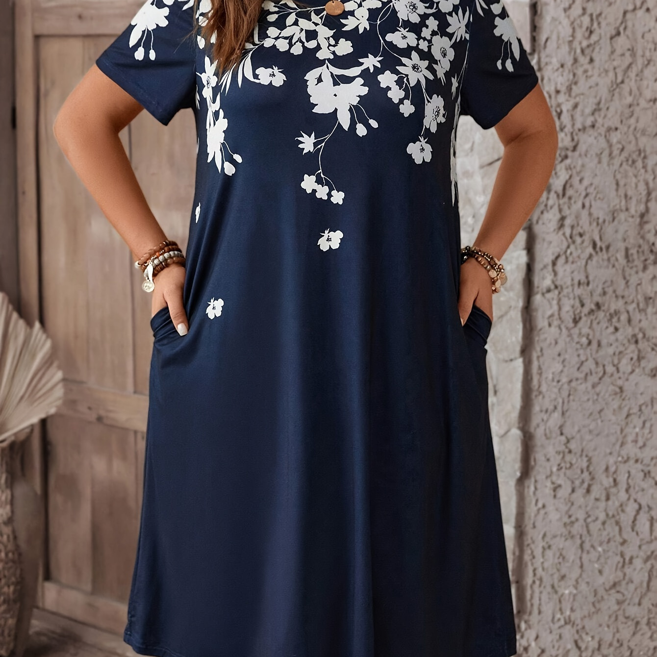 

Robe grande taille à imprimé floral avec poches, robe décontractée à manches courtes et col rond pour et l'été, vêtements grande taille pour femmes