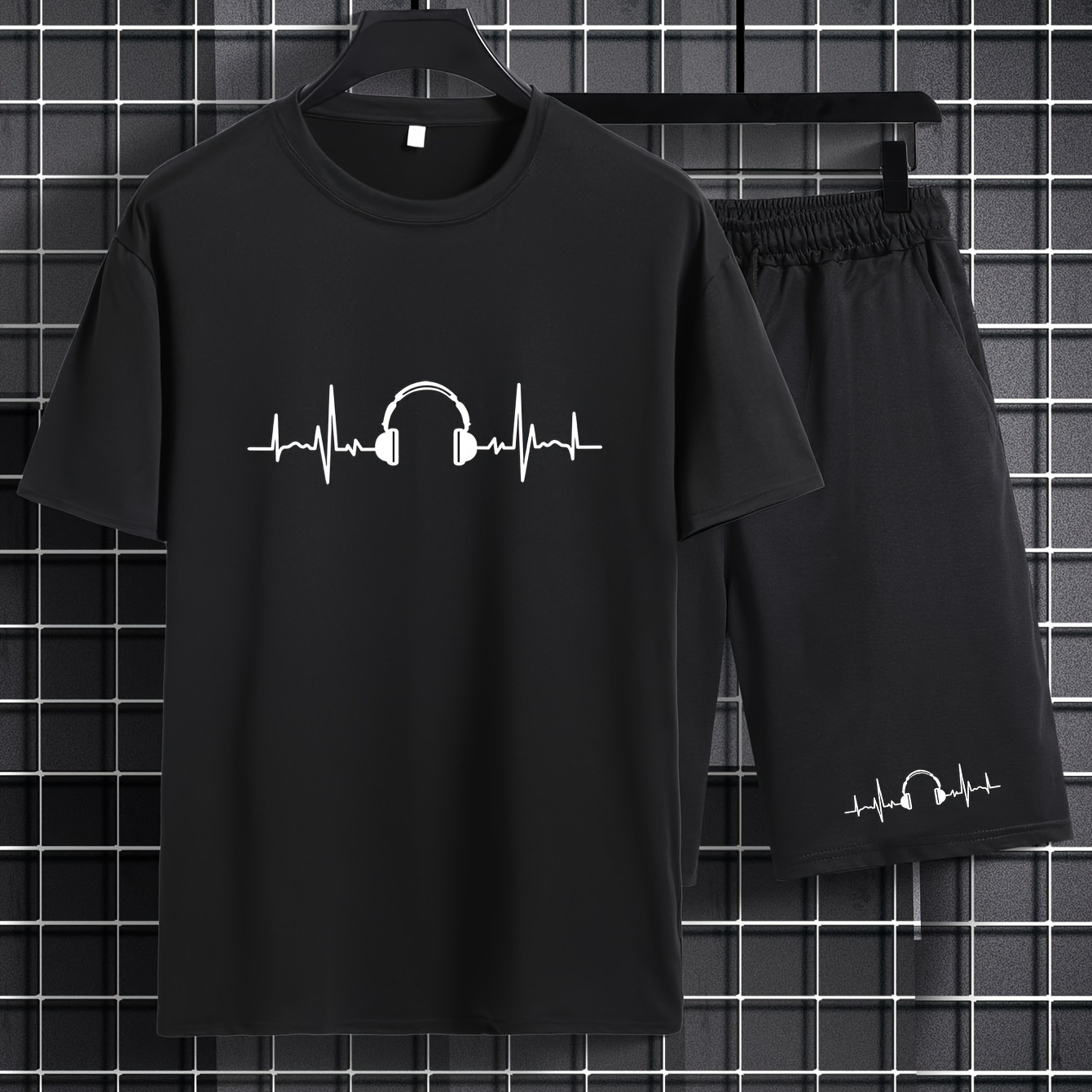 

Headphone Print, Mens 2 Piece Outfits, Comfy Short Sleeve T-shirt And Casual Drawstring Shorts Set For Summer, Men's Clothing