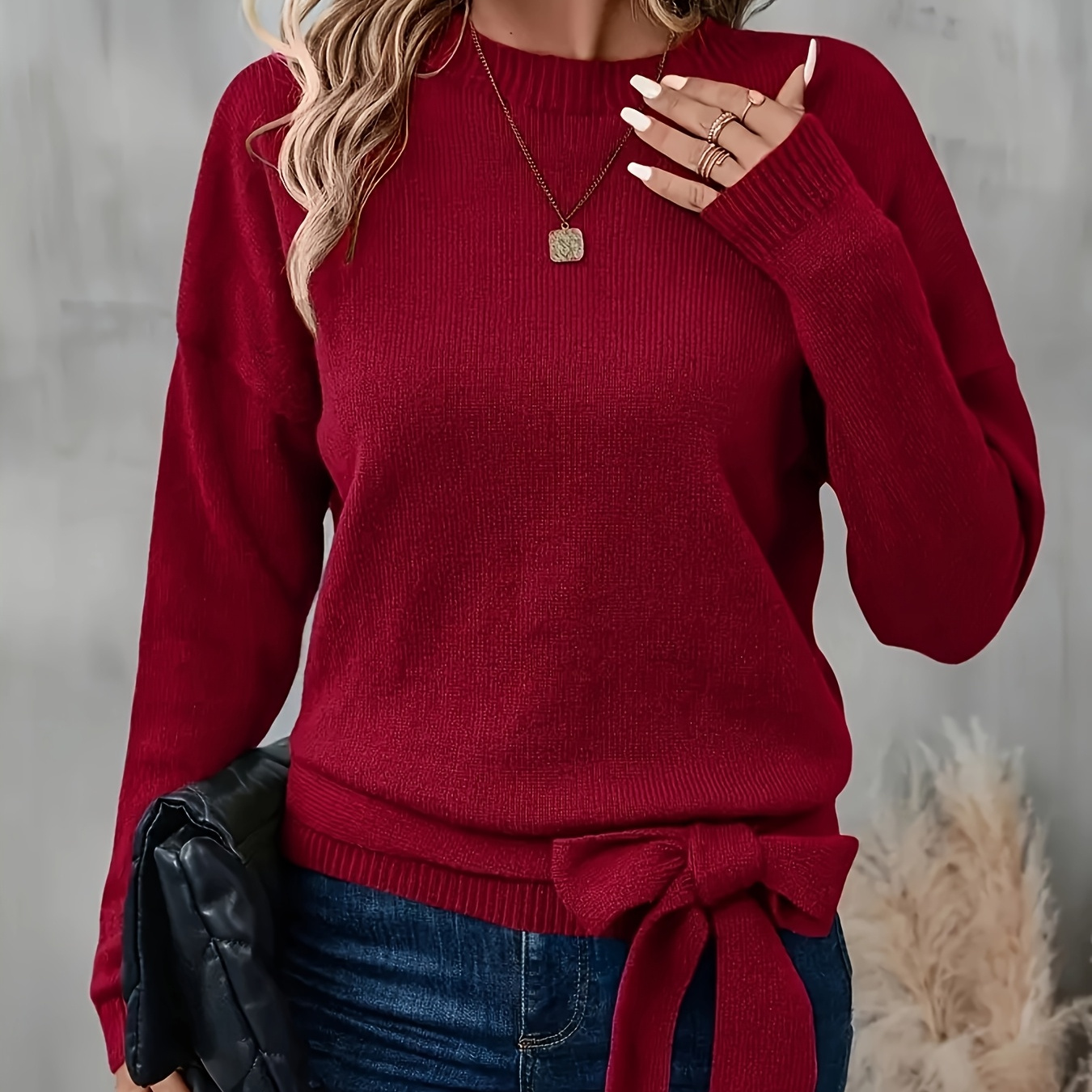 

Elegant Women's Sweater - Long Sleeve, Crew Neck, Solid Color Pullover For Fall/winter