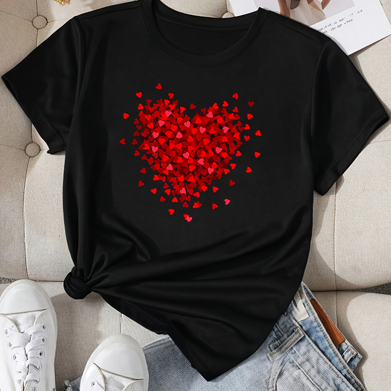 

Women's Chic Love Heart Print T-shirt - Casual & Sporty Short Sleeve, Round Neck, Polyester Tee With Vibrant Design, Spring/summer Fashion