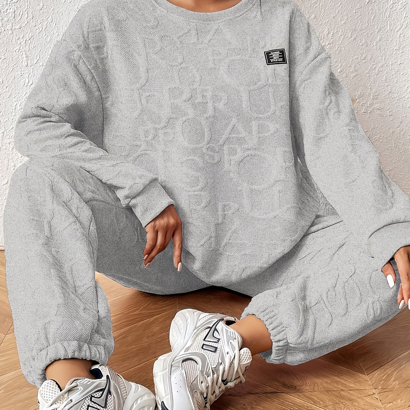 

1set Women's Casual Polyester Crew Neck Sweatshirt And Sweatpants Set, Embossed Letter Print, Solid Color, Knit Fabric, Fall/winter Loungewear Outfit