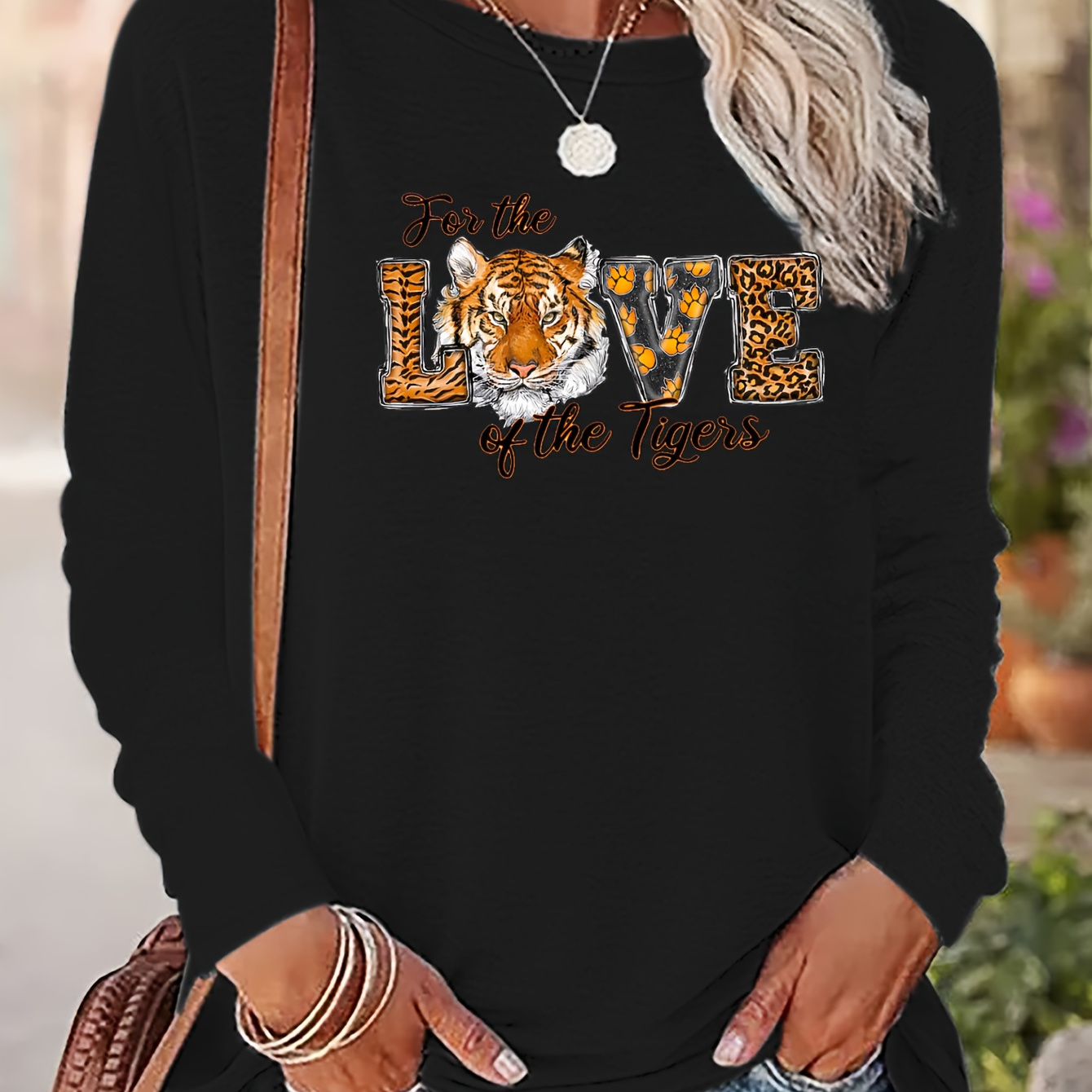 

Love Tiger Print T-shirt, Long Sleeve Crew Neck Casual Top For Spring & Fall, Women's Clothing