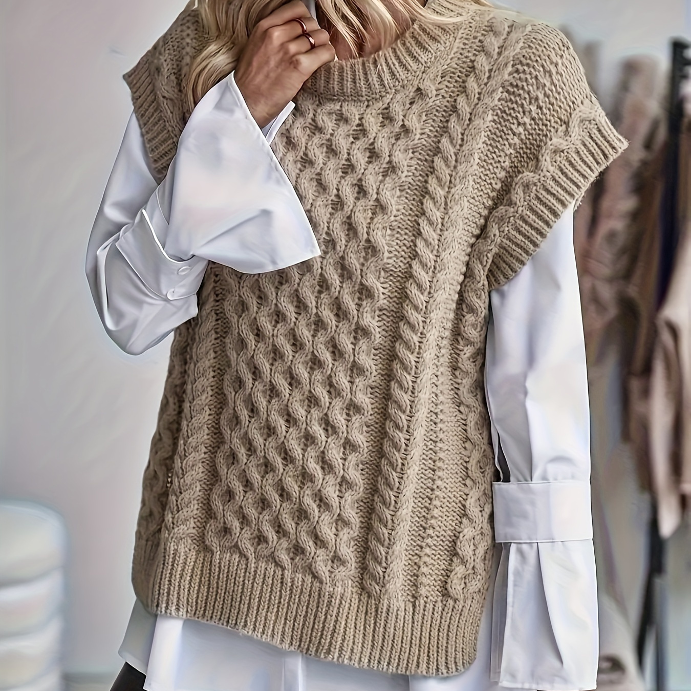 

Elegant Cable Knit Sweater Vest For Women - Casual Solid Color, Round Neck With Side Slits, Spring/fall