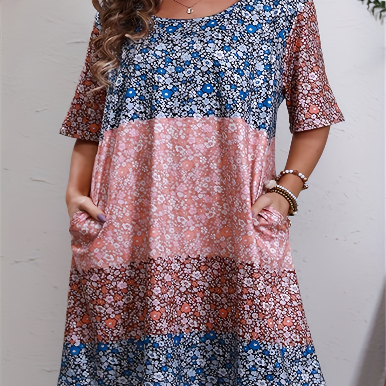

Plus Size Boho Dress, Women's Plus Colorblock Ditsy Floral Print Short Sleeve Tee Dress With Pockets