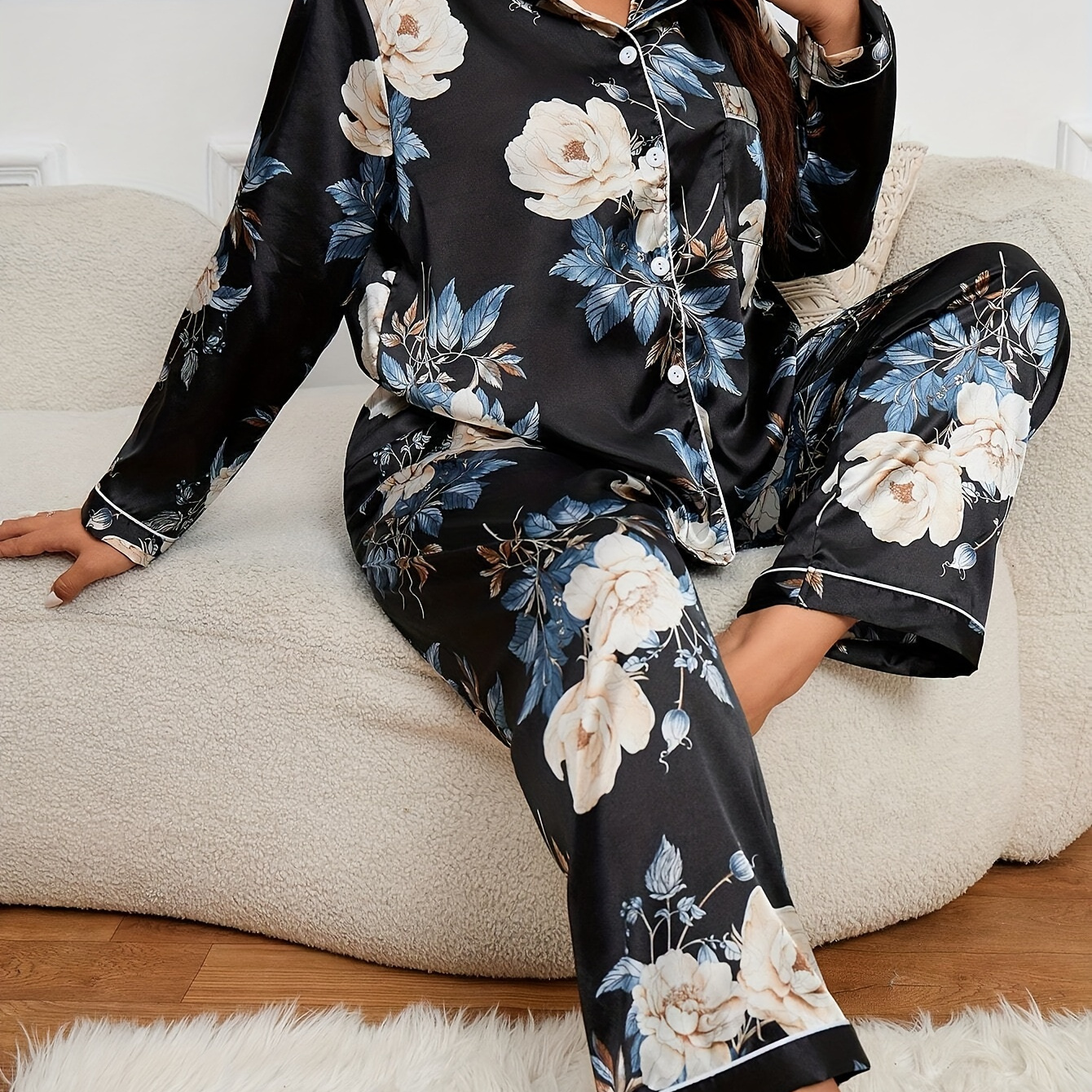 

Pyjama Élégant pour Femmes de Grande Taille pour Automne et Hiver avec Motif de Fleurs Sombres et Manches Longues