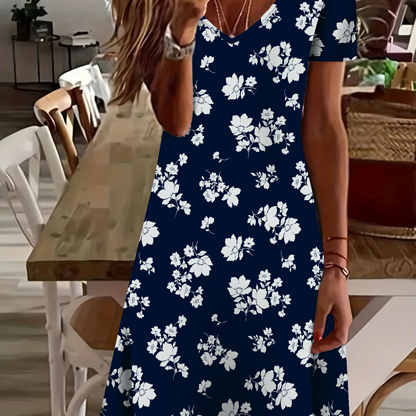 

Women's Casual V-neck Floral Print Dress - Polyester Short Sleeve Fitted Knit Fabric Summer Dress With 95% Polyester 5% Spandex, Lightweight And Breathable, Ideal For All