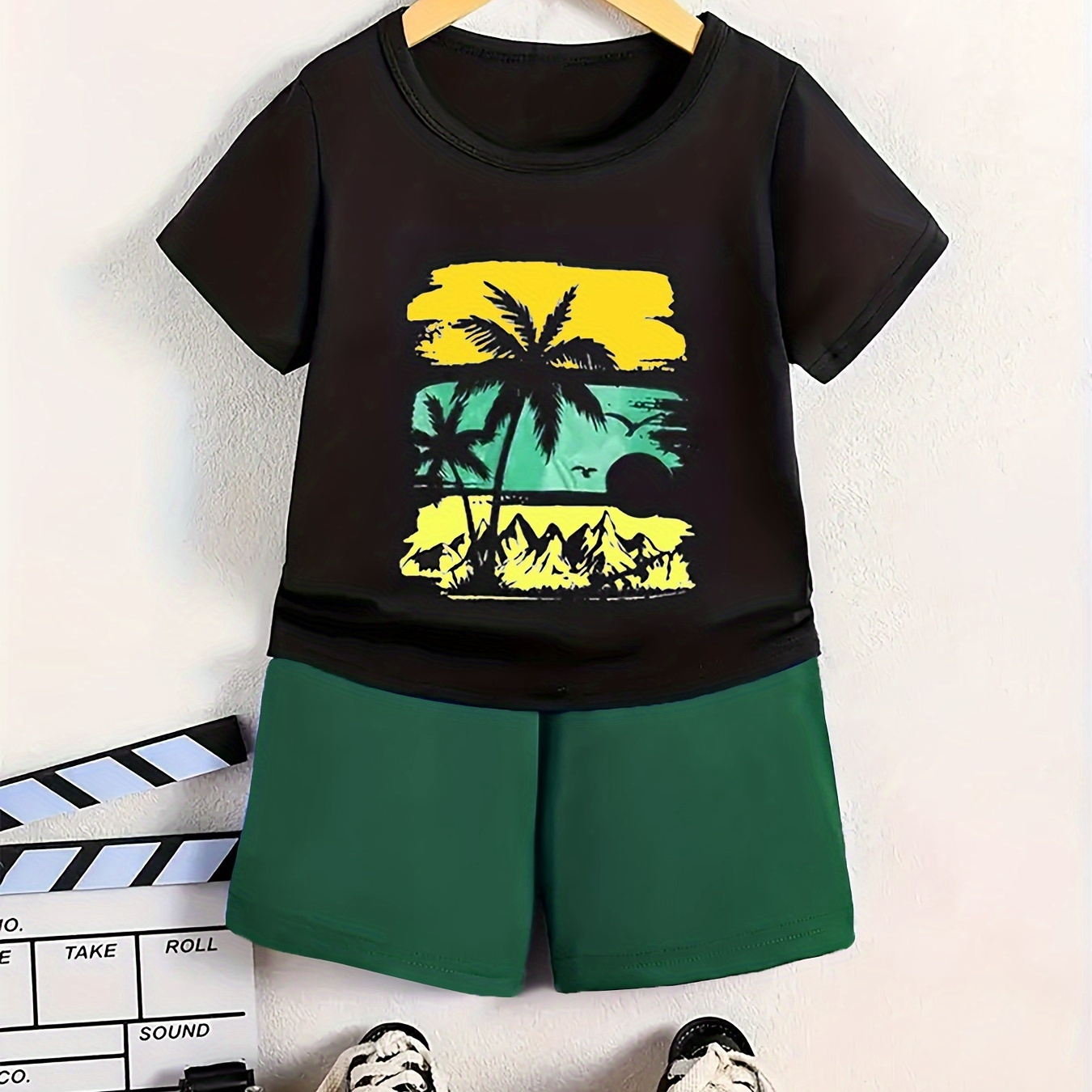 

Boys Sunshine Bird Coconut Trees Casual Outfit Round Neck T-shirt & Shorts Kids Summer Clothes Sets