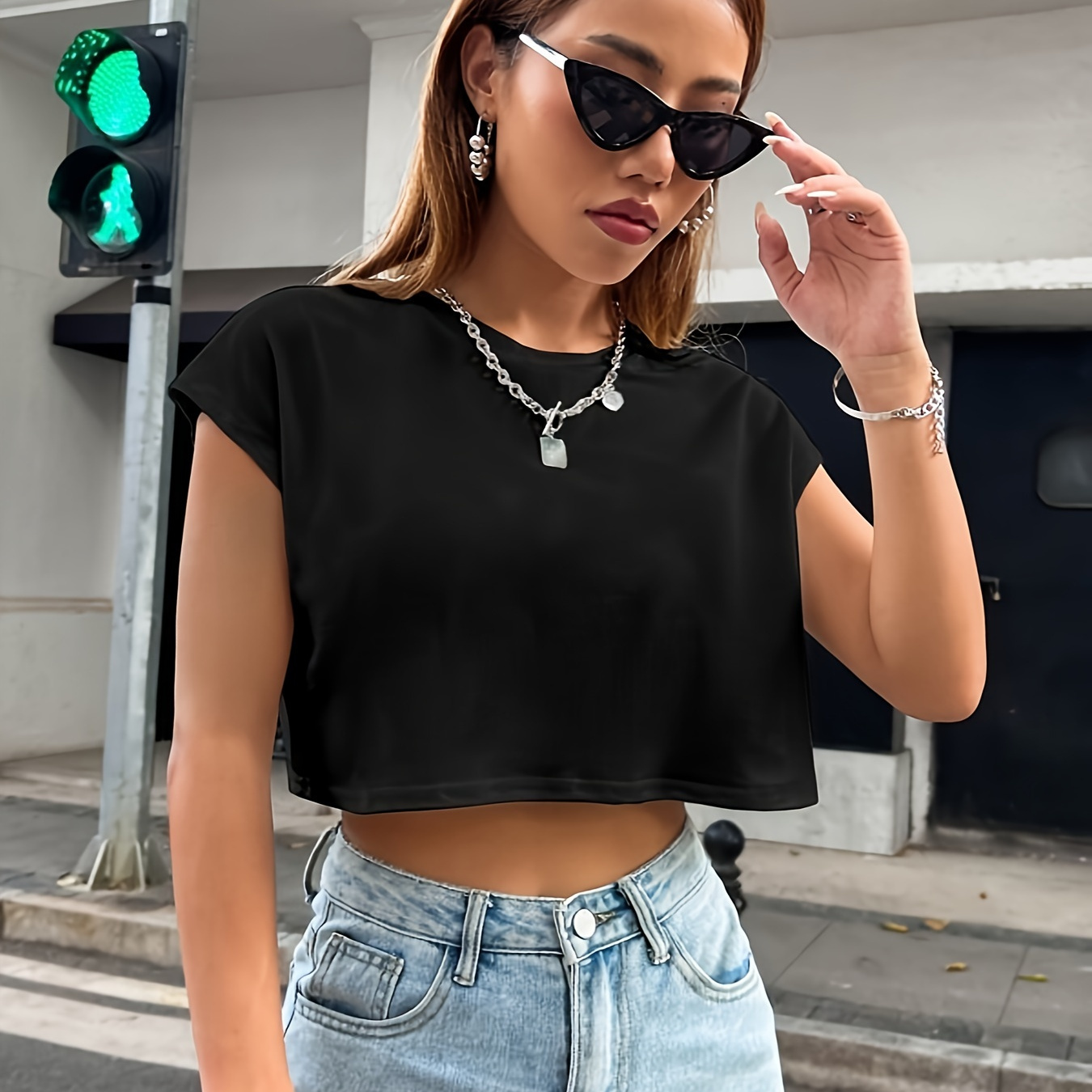 

Crop Solid Crew Neck T-shirt, Casual Short Sleeve Top For Spring & Summer, Women's Clothing