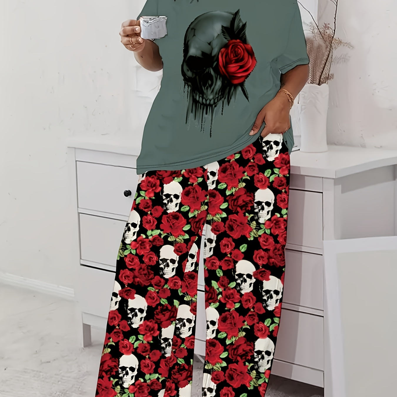 

Large Size Women's Pajama Set, Loose Short Sleeves And Comfortable Pants, Skull Rose Print Pajama Home Clothes