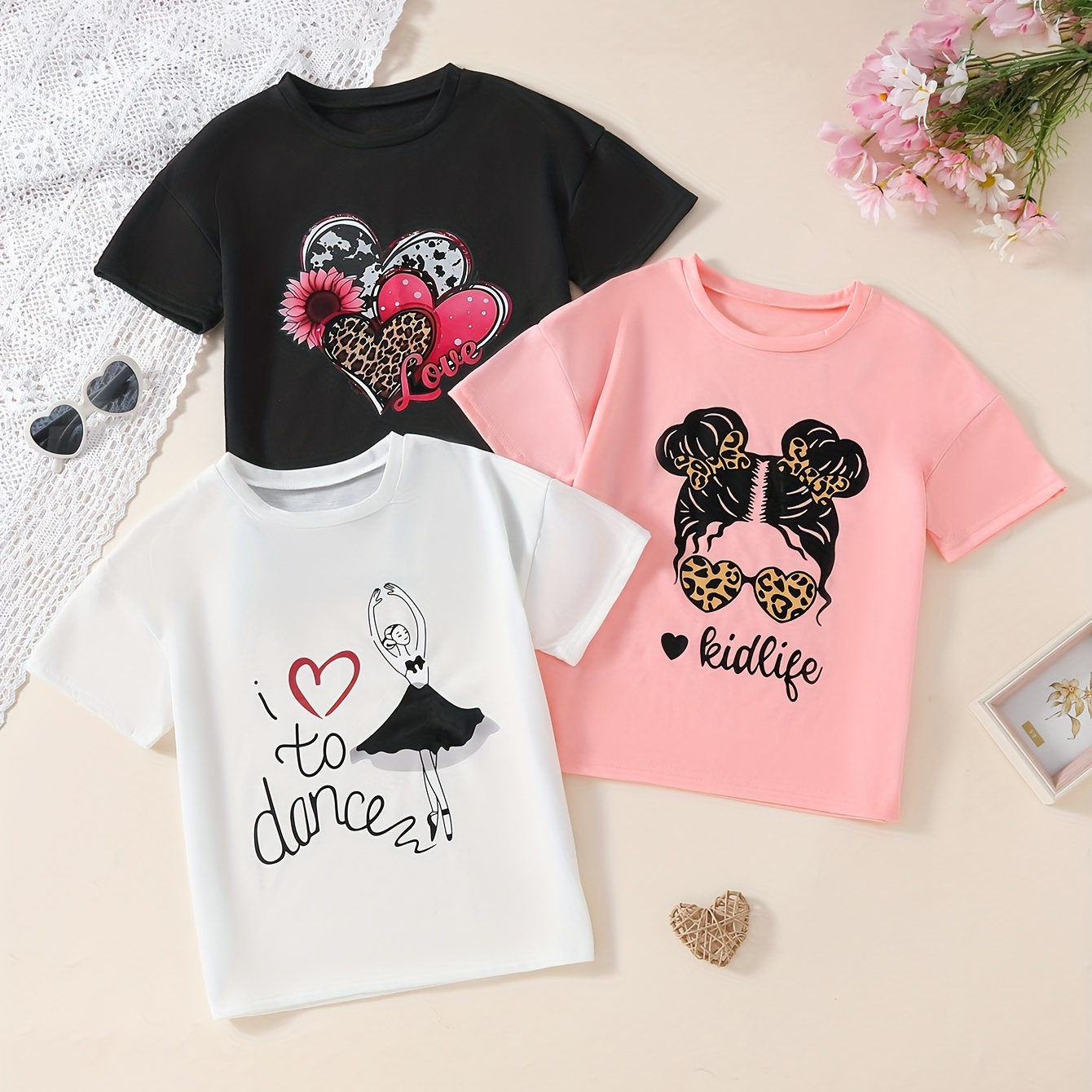 

3pcs Versatile Cartoon Graphic Crew Neck Short Sleeve T-shirt Set For Girls Summer Gift Party