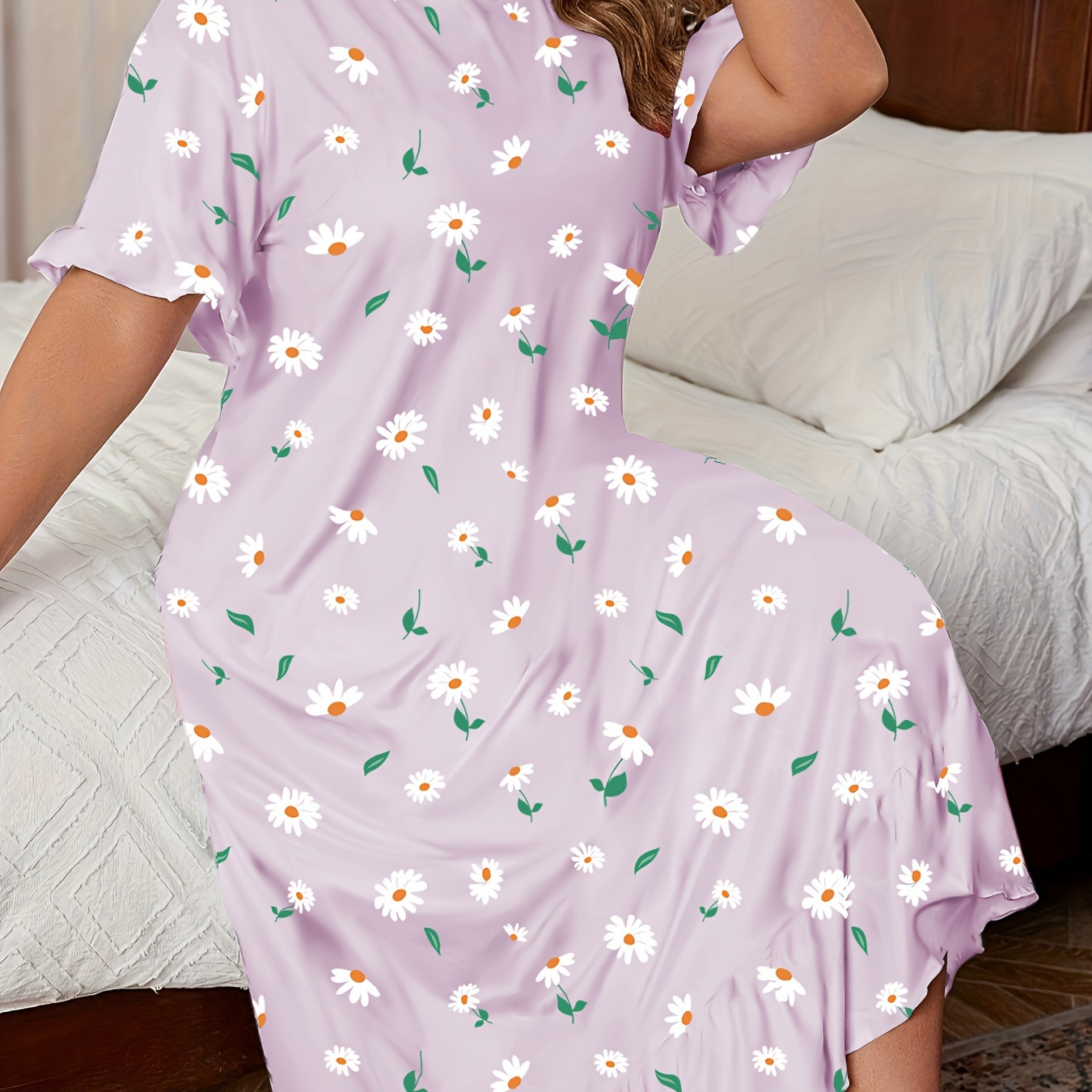 

Women's Plus Cute Sleep Dress, Plus Size Daisy Print Short Sleeve Crew Neck Ruffle Trim Nightdress