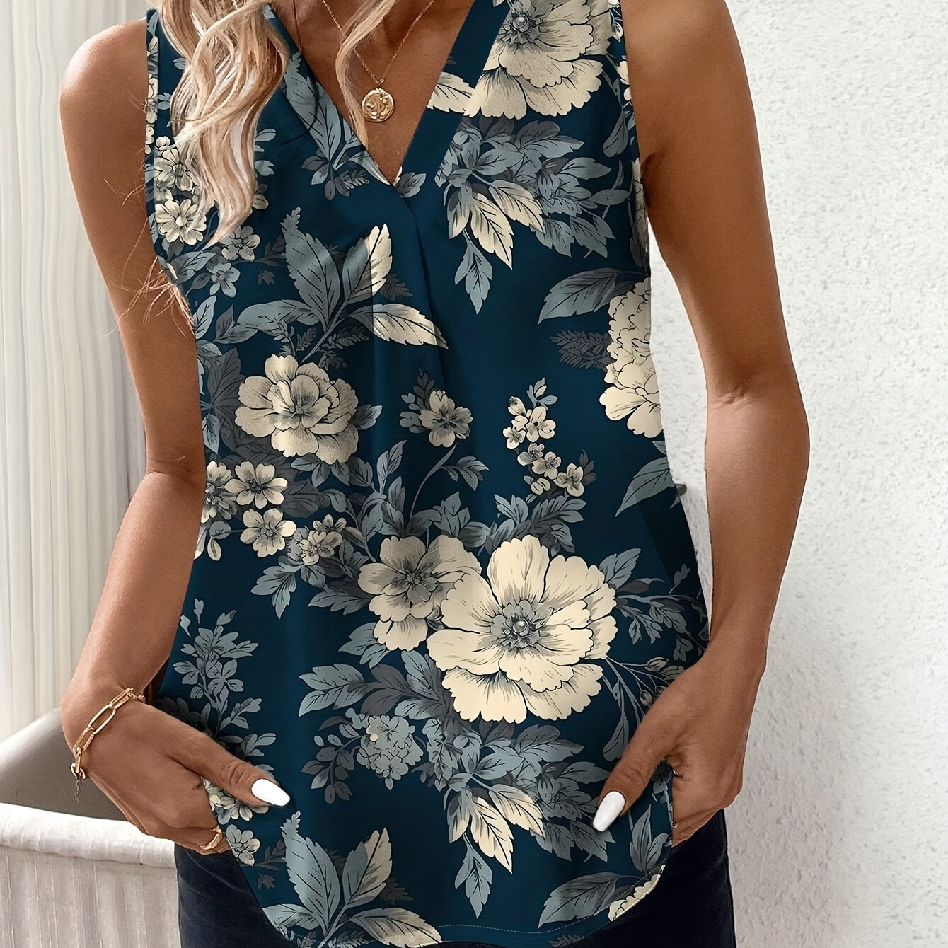 

Blouse Élégante à Imprimé Floral Manches pour Femme, Col en V, Coupe , Design Floral Foncé, Polyester - Lavable en Machine, Thanksgiving, Chemise Décontractée