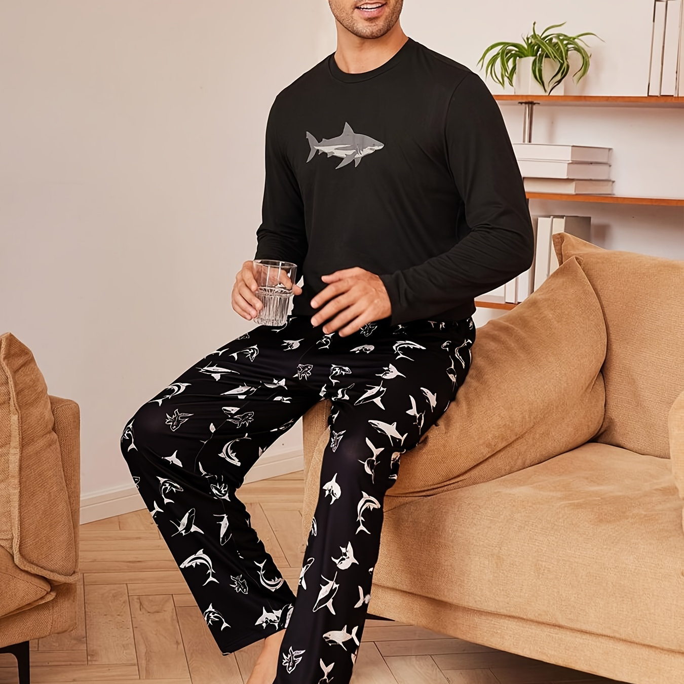 

1set Men's Shark Print Black Long Sleeve Top And Pants Pajama Set, Casual Crew Neck Polyester Knit Fabric Sleepwear With Slight Stretch, Regular - Set