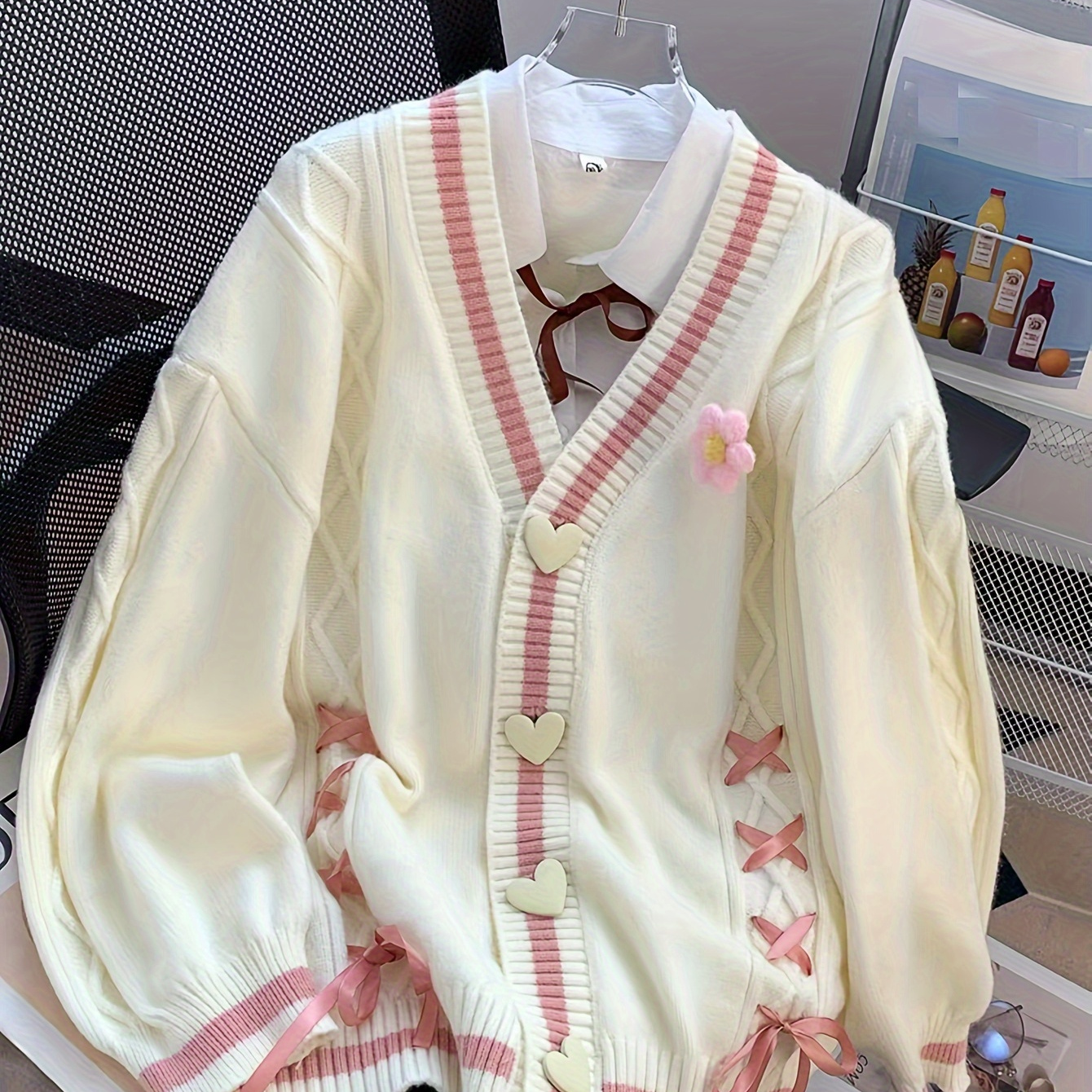 

Cardigan à col en V pour femme avec design à de couleurs, pull en mélangé acrylique, avec détails boutonnés et cordon pour toutes les .