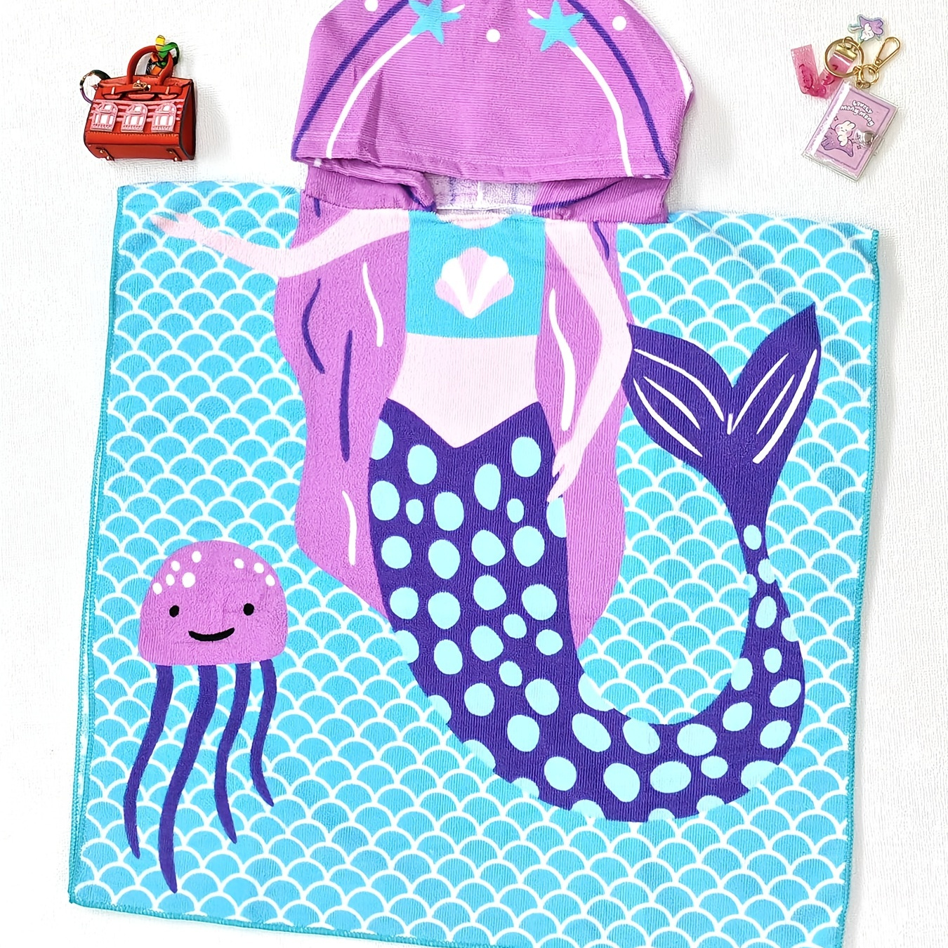 

1pc Mermaid Pattern Hooded Bathrobe, Lightweight Hooded Beach Towel, Printed Soft And Comfortable Home Bathrobe, Wearable Beach Blanket Beach Clothes For Pool Beach Travel, Suitable For 3-10 Years Old