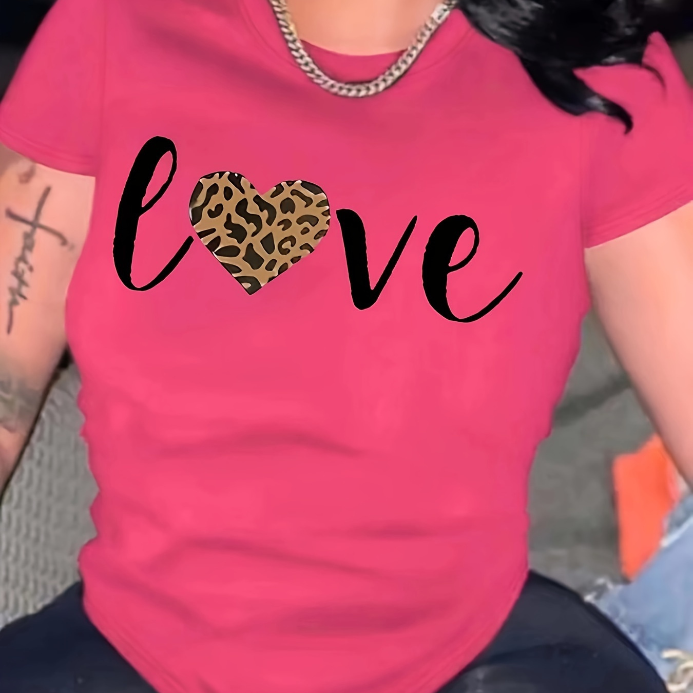

T-shirt à imprimé cœur léopard, haut décontracté à manches courtes col rond pour le printemps et l'été, vêtements pour femmes