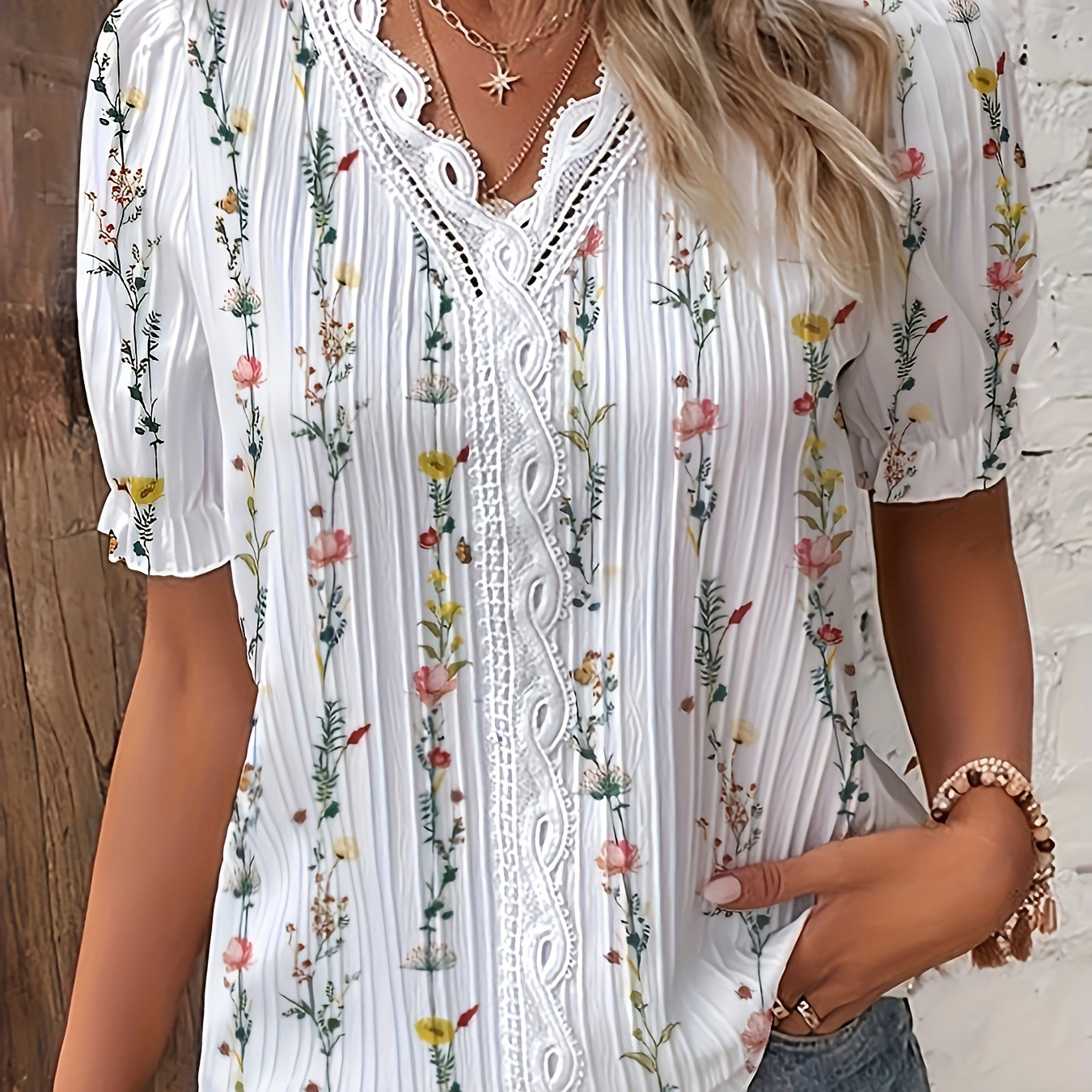 

Print V-neck Blouse For Women With Lace Trim - Short Sleeve, Polyester, Machine Washable, Ideal For Casual Summer