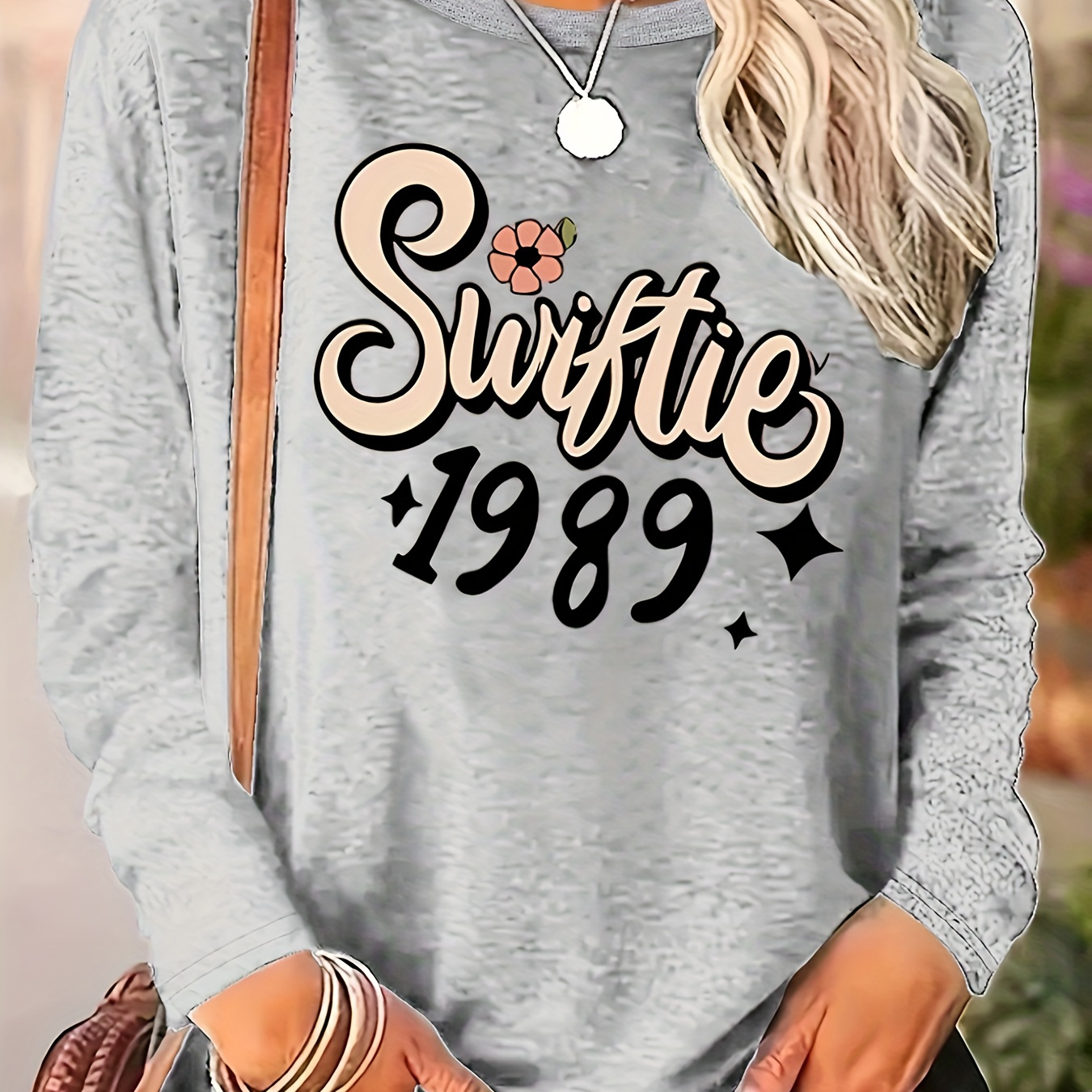 

Swiftie 1989 Graphic Long Sleeve T-shirt For Women - Casual Crew Neck Polyester Top With Slight Stretch, Knit Fabric, Alphabet Pattern, Soft And For All