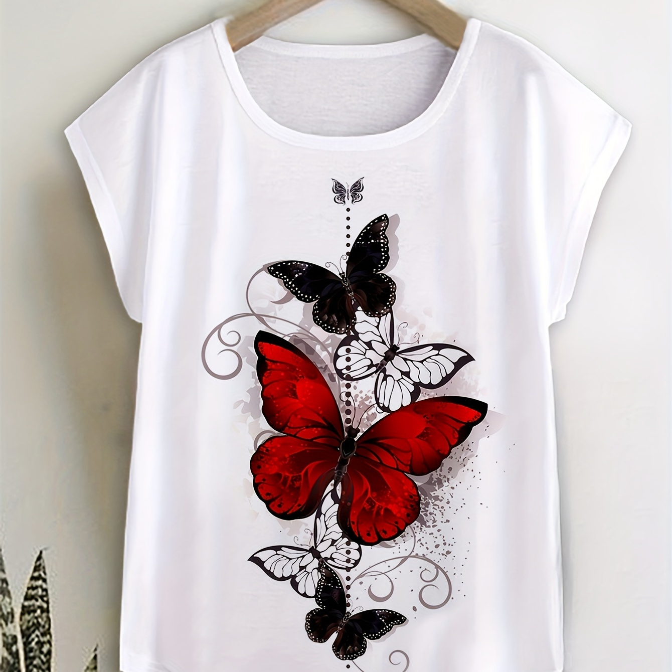 

Butterfly Print T-shirt, Casual Short Sleeve Crew Neck Top For Spring & Summer, Women's Clothing