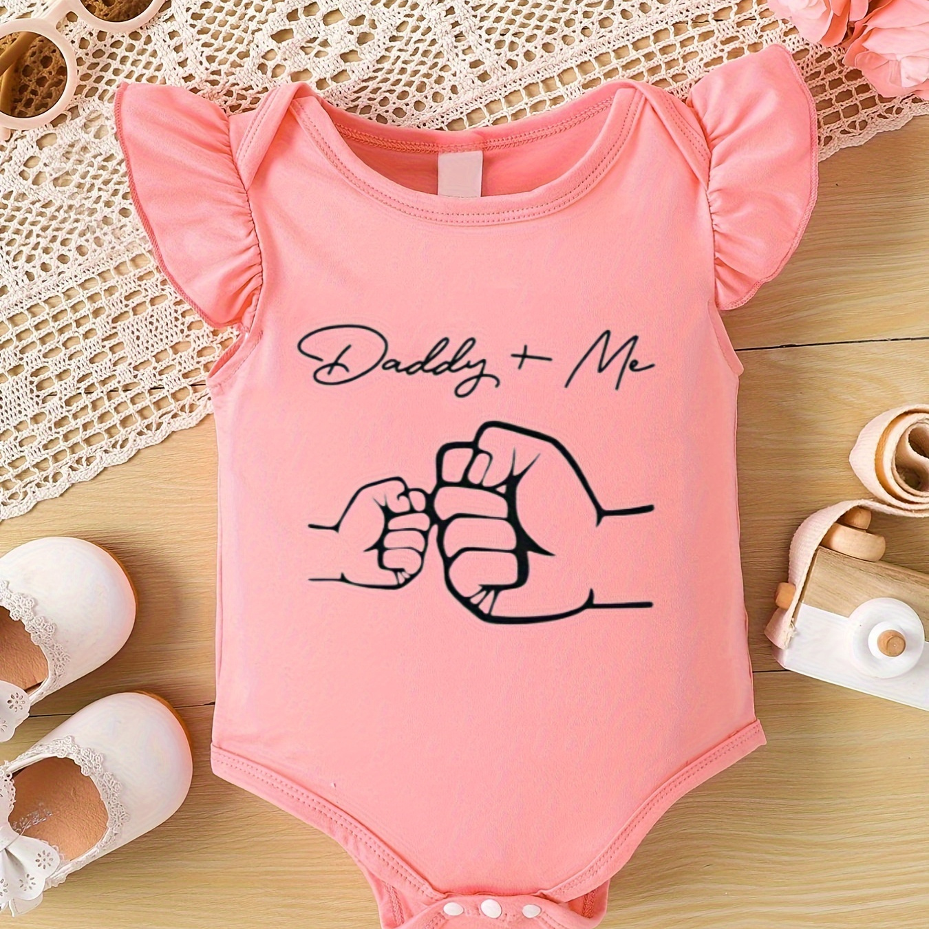 

Baby's "dad+me" Print Triangle Bodysuit, Casual Cap Sleeve Romper, Toddler & Infant Girl's Onesie For Summer, As Gift