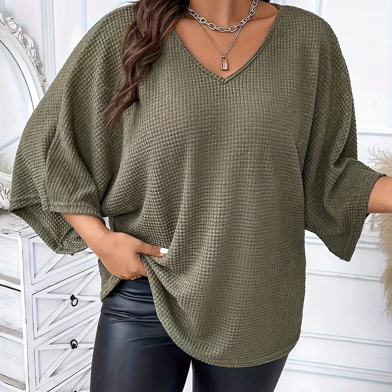 

Plus Size Loose Fit Solid V Neck T-shirt, Casual Batwing Sleeve Top For Spring & Summer, Women's Plus Size Clothing