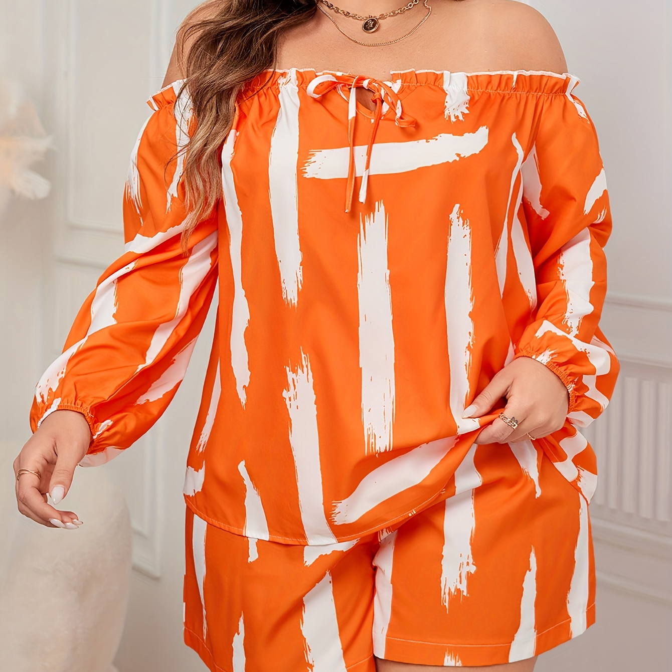 

Plus Size Brush Print Two-piece Set, Off Shoulder Long Sleeve Top & Drawstring Shorts Outfits, Women's Plus Size Clothing