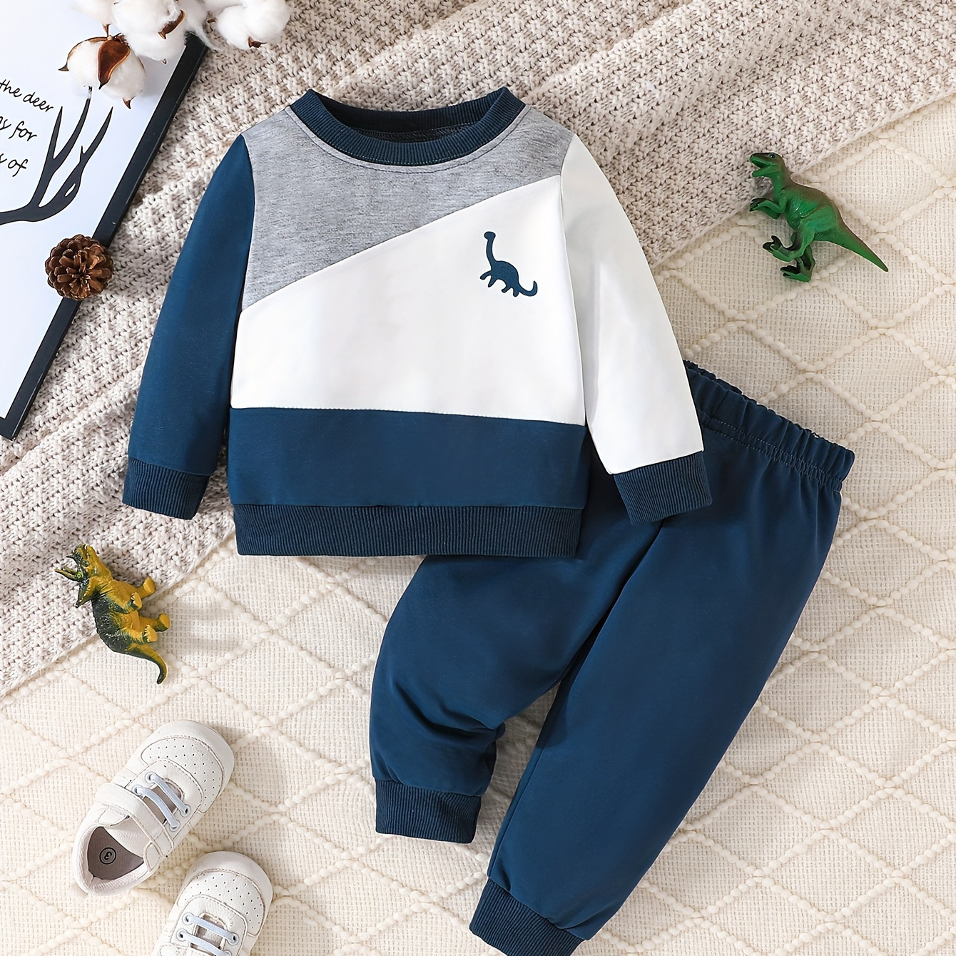 

2pcs Baby's Dinosaur Embroidery Color Block Stitching Sweatshirt & Casual Pants, Toddler & Infant Boy's Clothing Set For Spring Fall