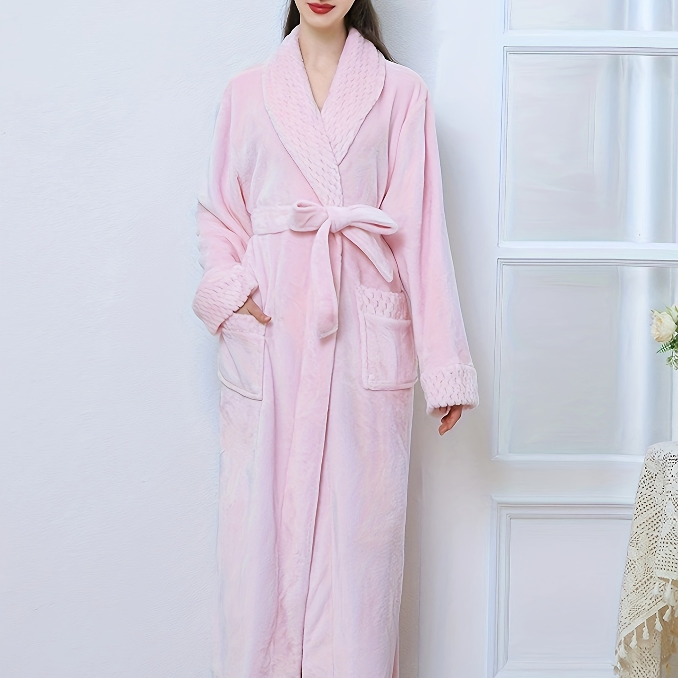 

Robe en Flanelle Longue et Élégante pour Femme, Peignoir Épais à Col en V Patchwork avec Poches, Lavable en Machine - Tenue d'Hiver pour