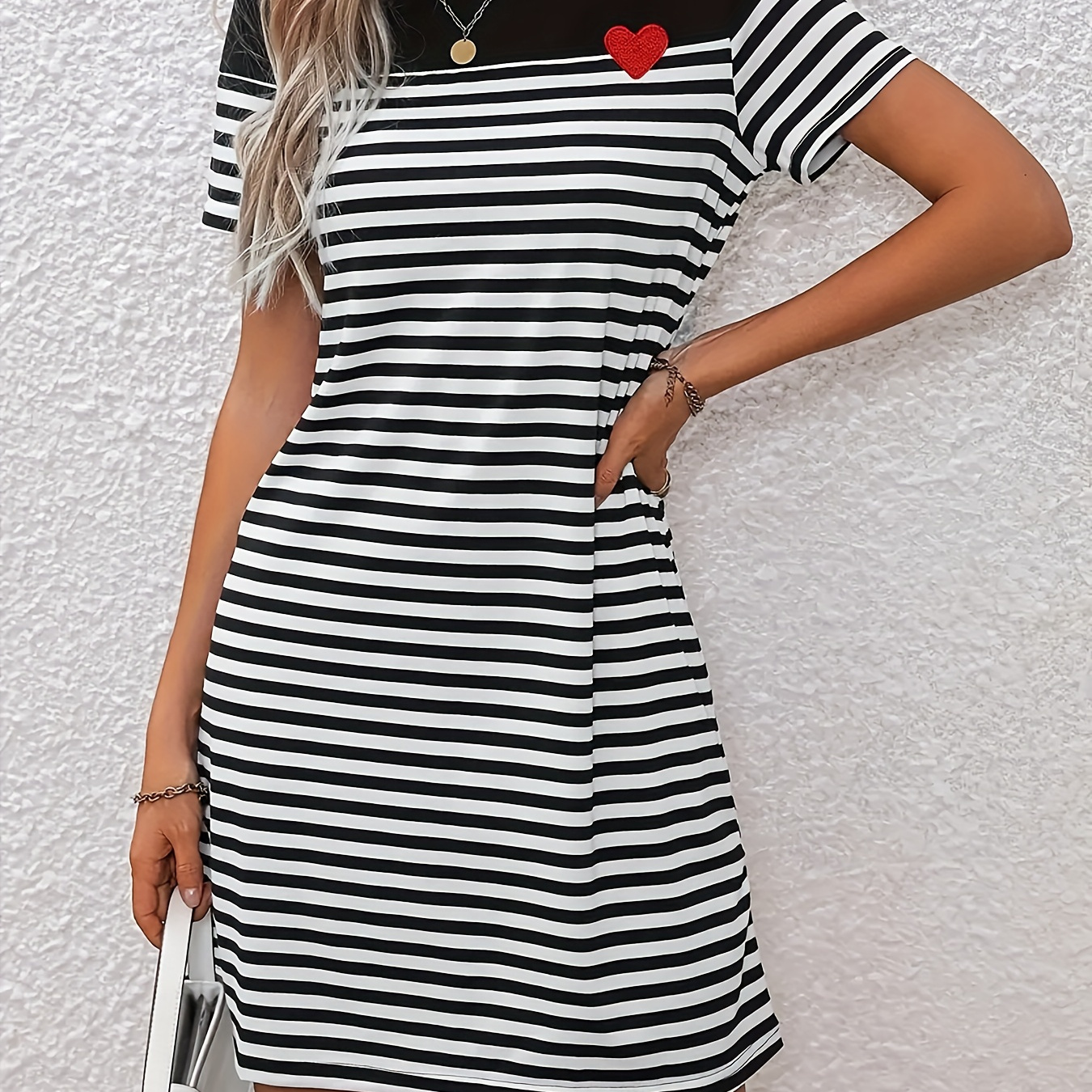 

Plus Size Heart & Stripe Print Color Block Tee Dress, Casual Short Sleeve Crew Neck Dress For Spring & Summer, Women's Plus Size Clothing