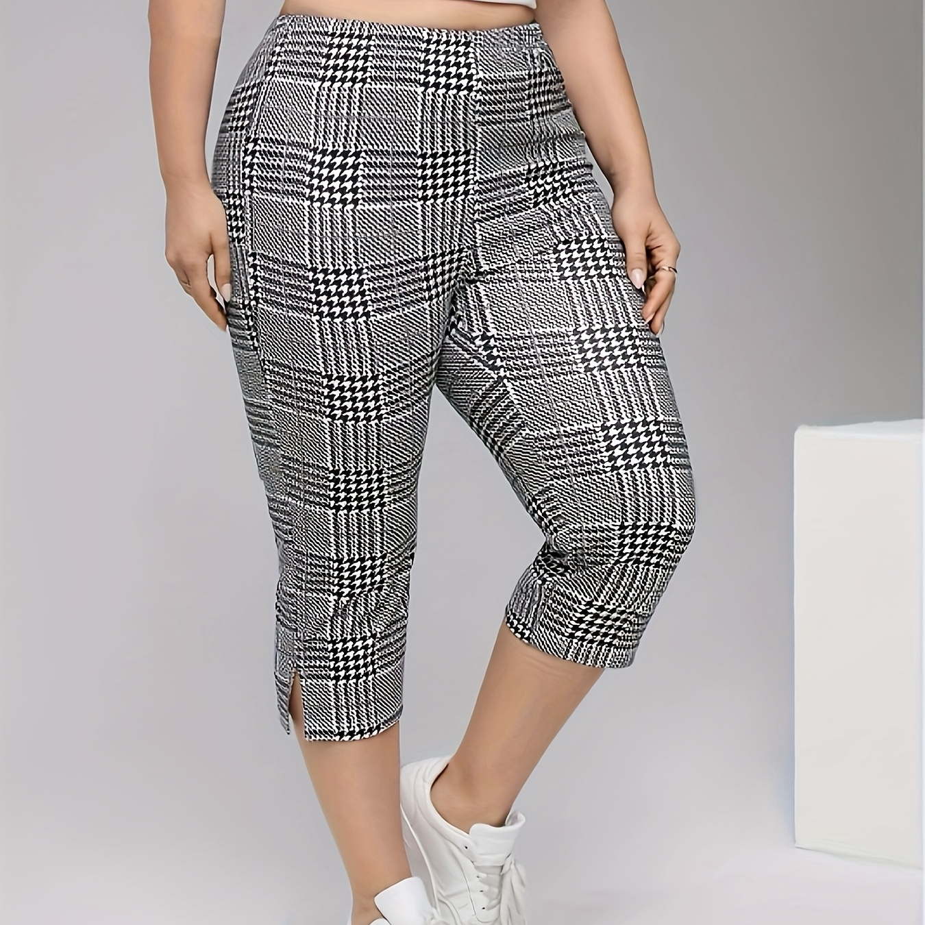 

Women's Plus Size Fashion Capri Pants - Classic , Stretchy & Comfortable, Casual Mid-calf Length