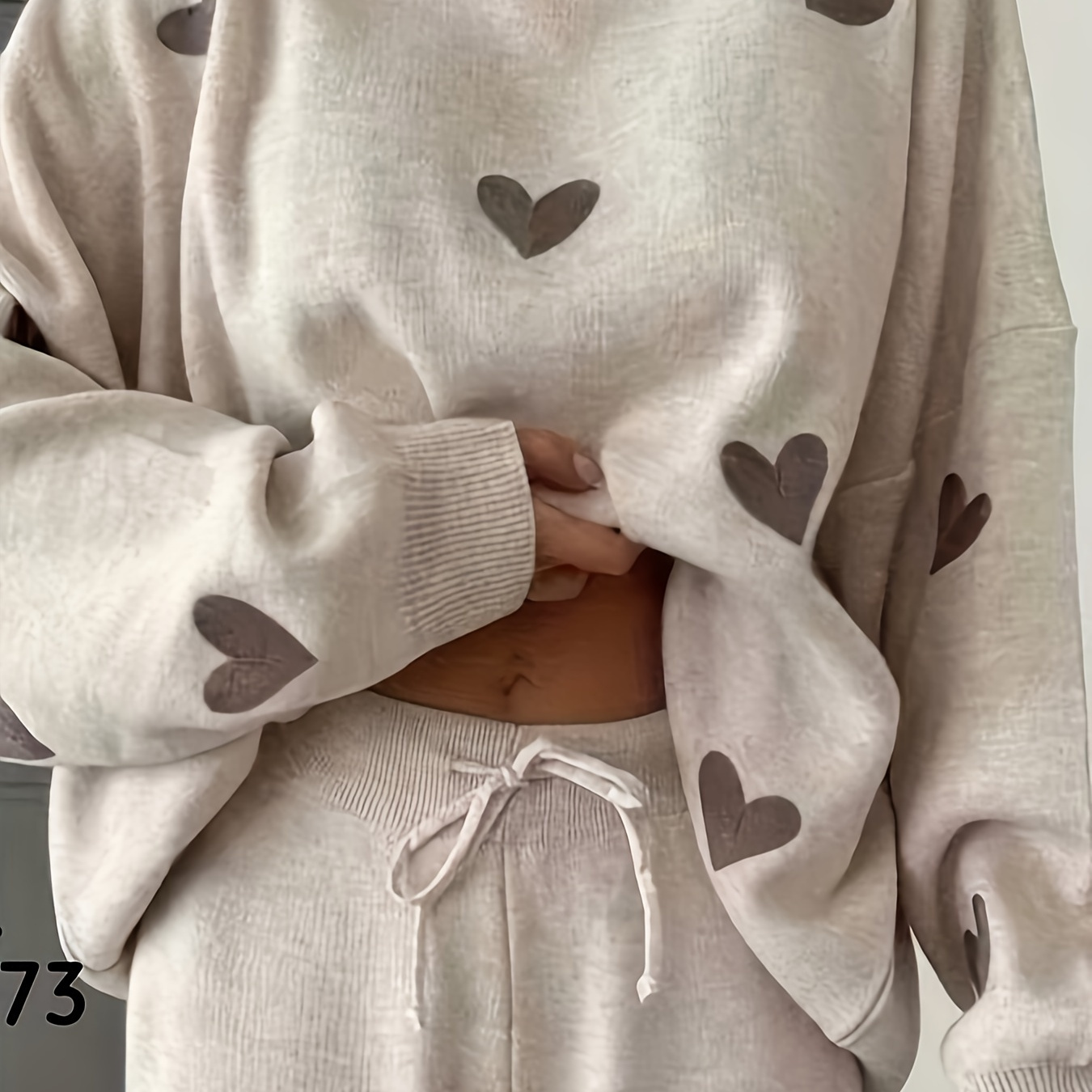 

Elegant And Fashionable Loose Heart Jacquard Round Neck Knitted Sweater