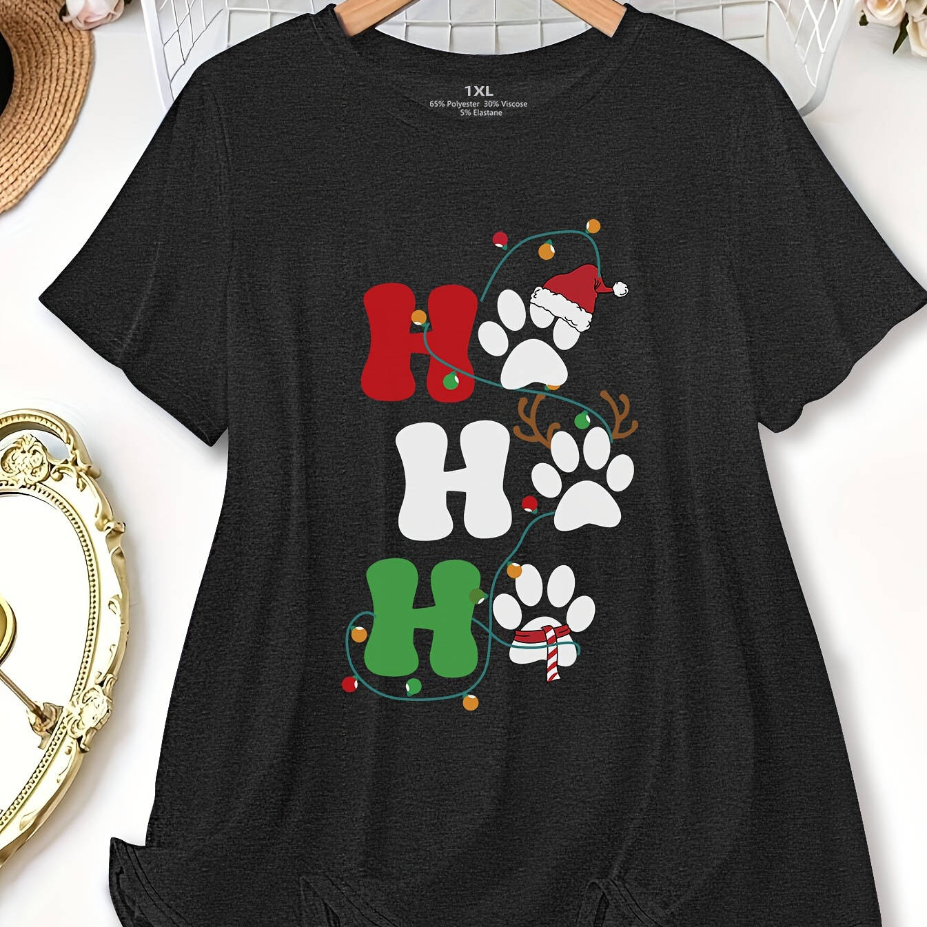 

Plus Size Christmas Cute Paw Print Crew Neck T-shirt, Casual Short Sleeve T-shirt For Spring & Summer, Women's Plus Size Clothing