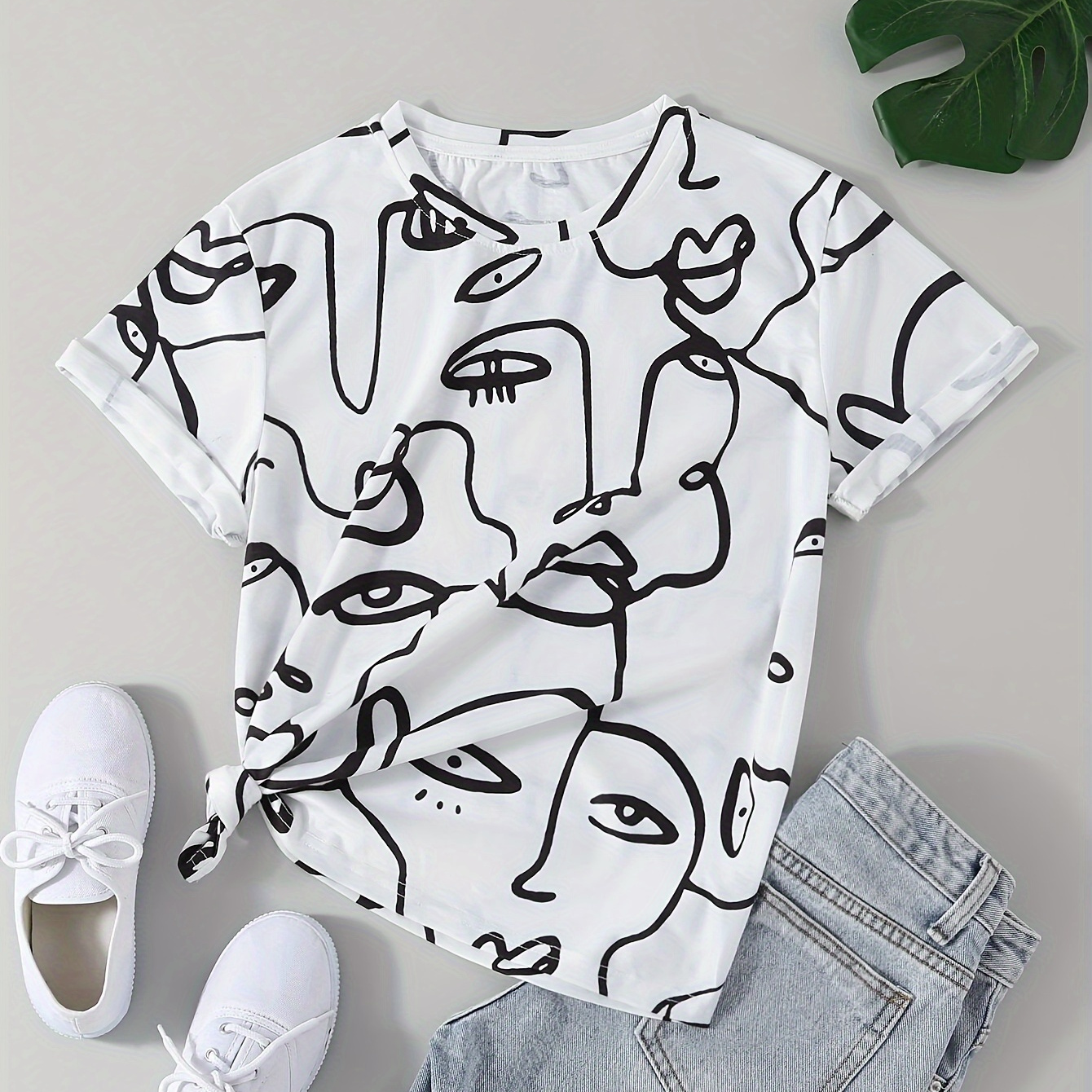 

Abstract Print Crew Neck T-shirt, Casual Short Sleeve Top For Spring & Summer, Women's Clothing
