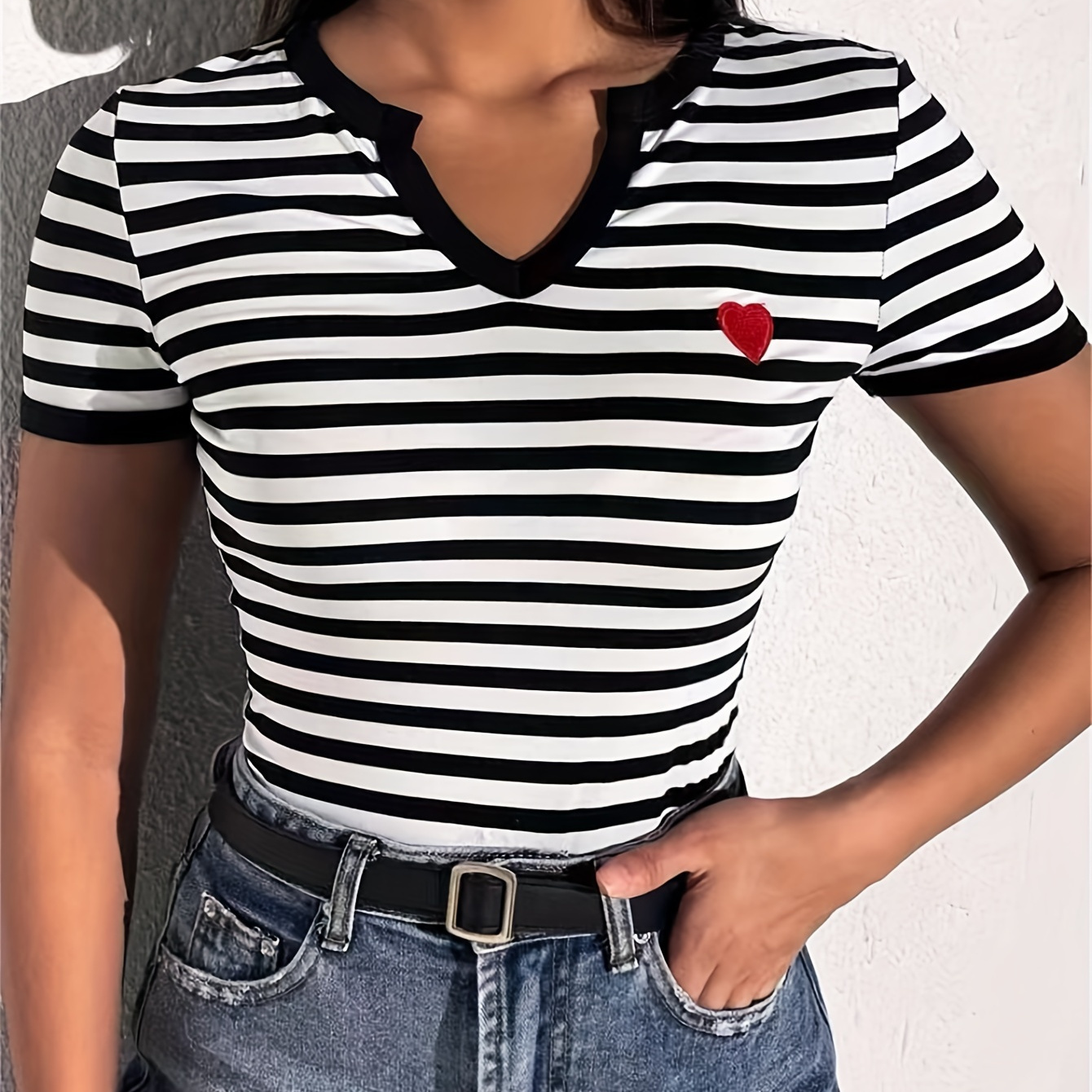 

Heart & Striped Print Slim T-shirt, Casual Notched Neck Short Sleeve Top, Women's Clothing