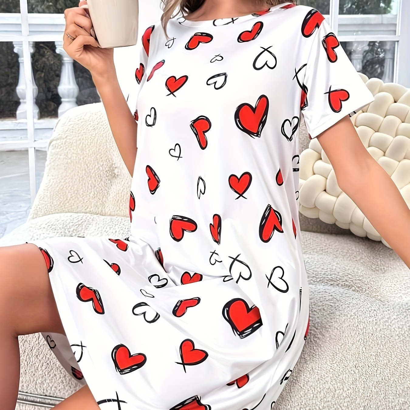 

1pc Cozy Women's Casual Heart Print Nightgown - Crew Neck Short Sleeve Sleep Dress, Polyester 95% Spandex 5% Knit Fabric, Comfortable T-shirt Style Nightwear