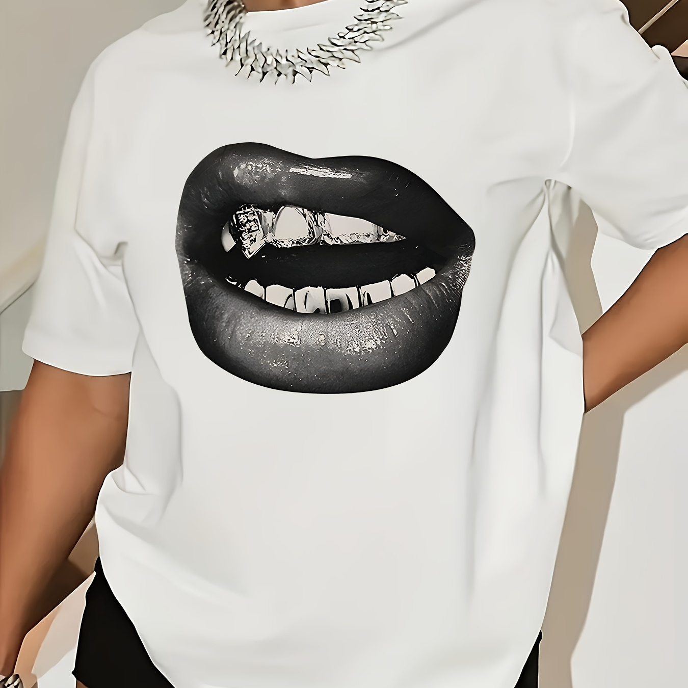 

Lip Print Crew Neck T-shirt, Casual Short Sleeve T-shirt For Spring & Summer, Women's Clothing