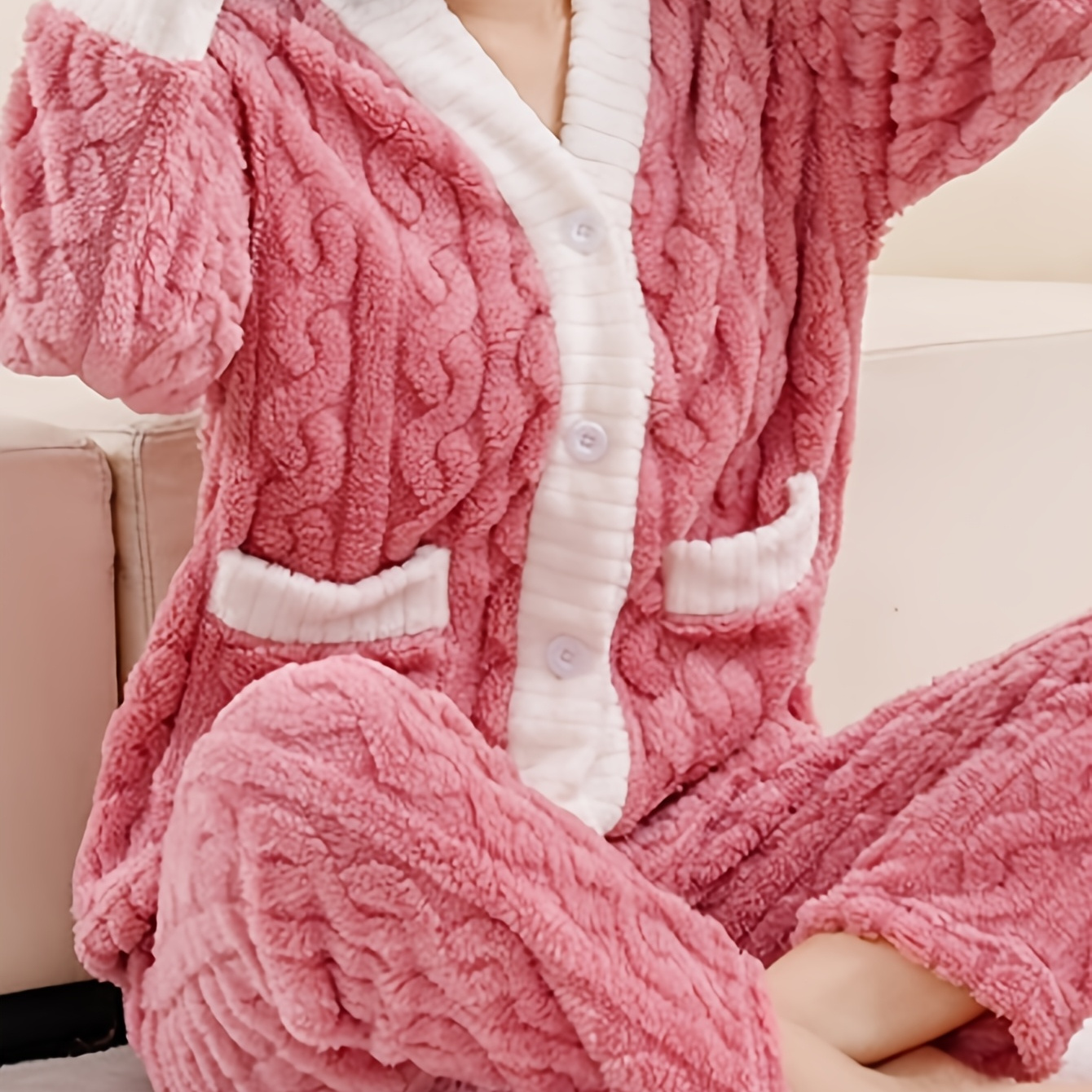 

Women's Cozy Coral Fleece Pajama Set, Casual V-neck Knit Polyester 100%, Fall/winter Patchwork With Pockets, Loose Fit Loungewear Set For Adult