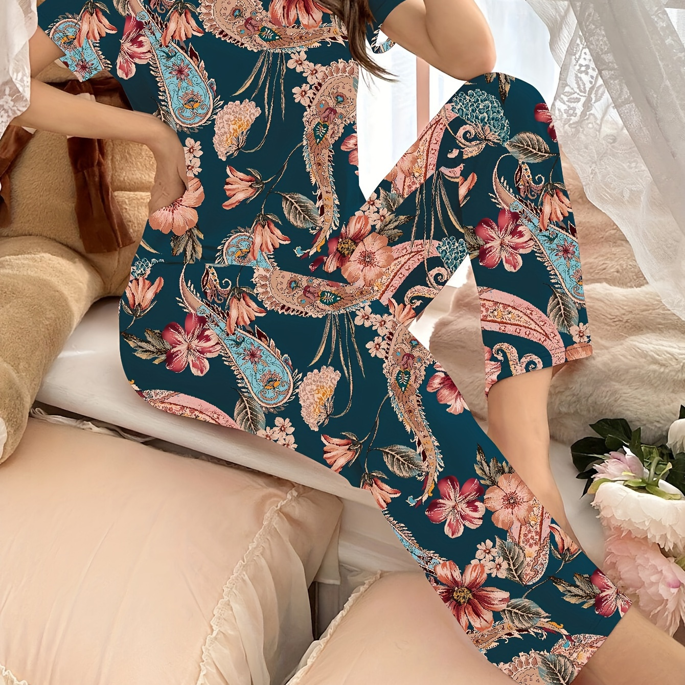 

Paisley Floral Print Pajama Set, Casual Short Sleeve Round Neck Top & Pants, Women's Sleepwear