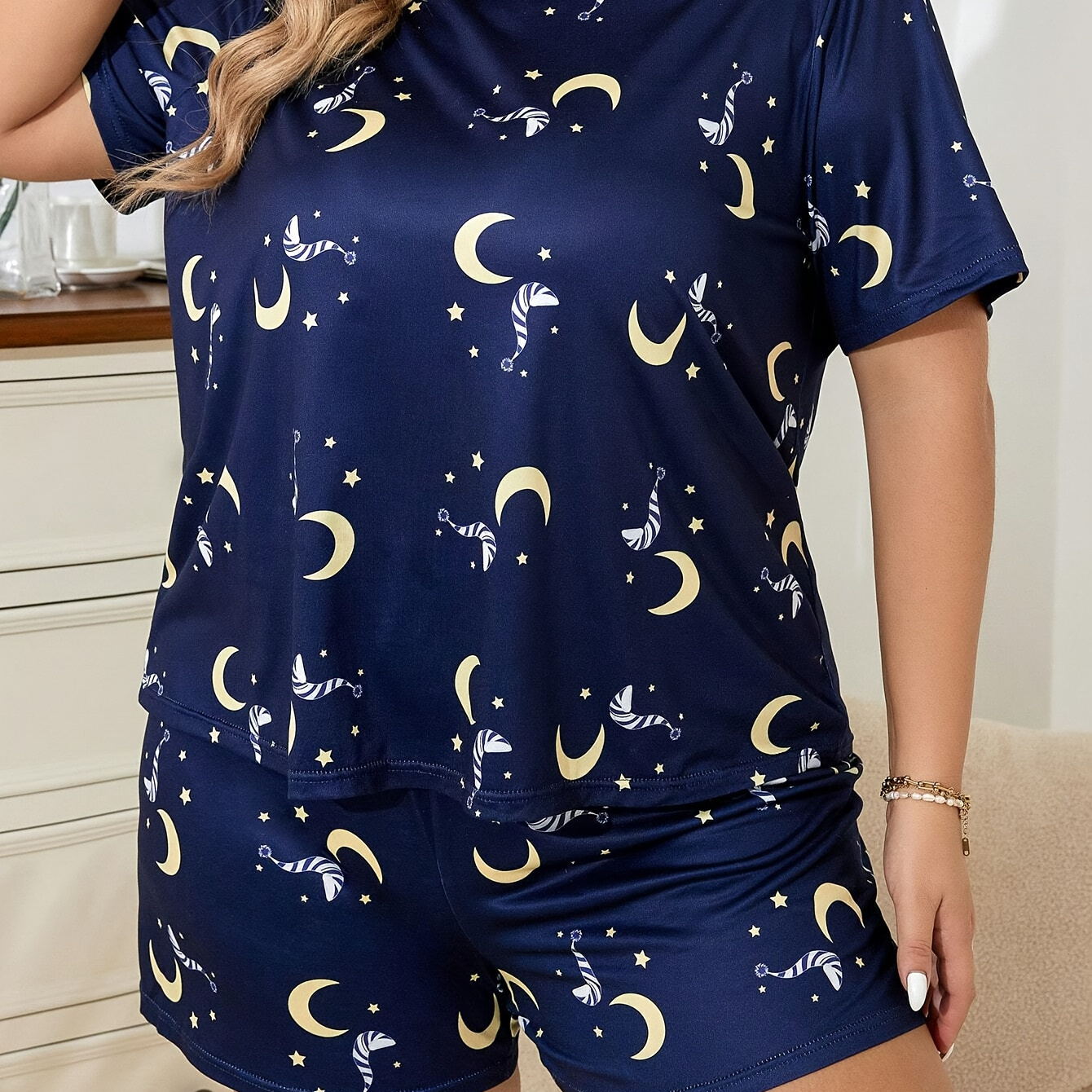 

Women's Plus Casual Pajama Set, Plus Size Star & Moon Print Short Sleeve Crew Neck Top & Shorts Lounge 2 Piece Set