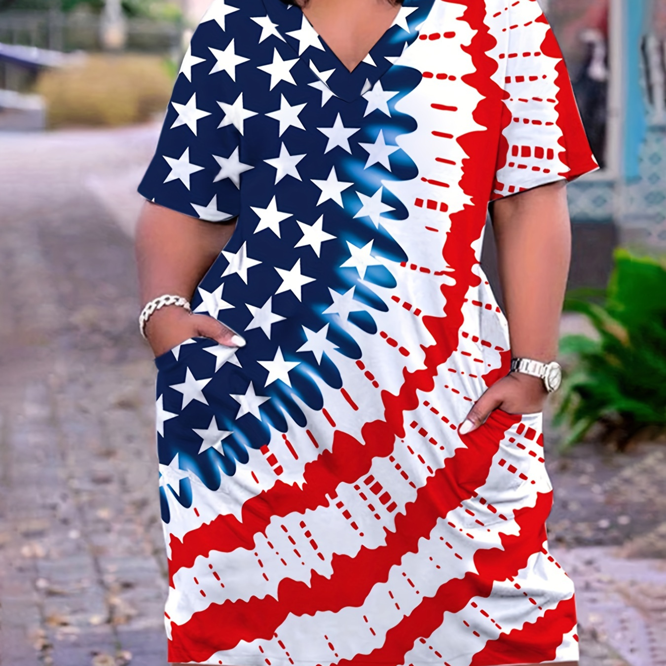 

Plus Size Independence Day Casual Dress, Women's Plus Colorblock Star & Stripe Print Short Sleeve V Neck Pocketed Dress