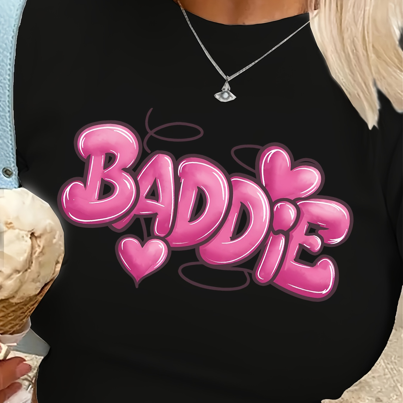 

Haut court imprimé "Baddie" pour femmes, en polyester 95% et élasthane 5%, tissu tricoté, col rond, manches courtes, coupe ajustée, pull décontracté pour toutes les , 210g/m², stretch moyen