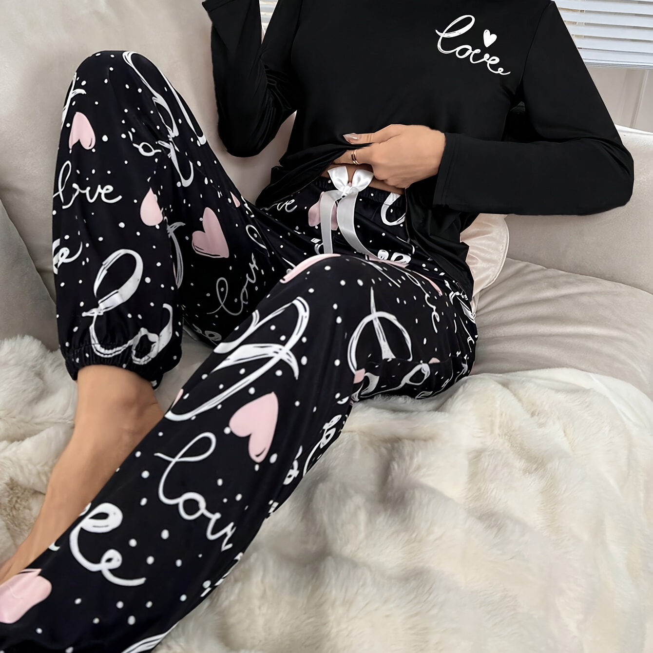 

Women's Heart & Letter Print Casual Pajama Set, Long Sleeve Round Neck Top & Pants, Comfortable Relaxed Fit For Fall