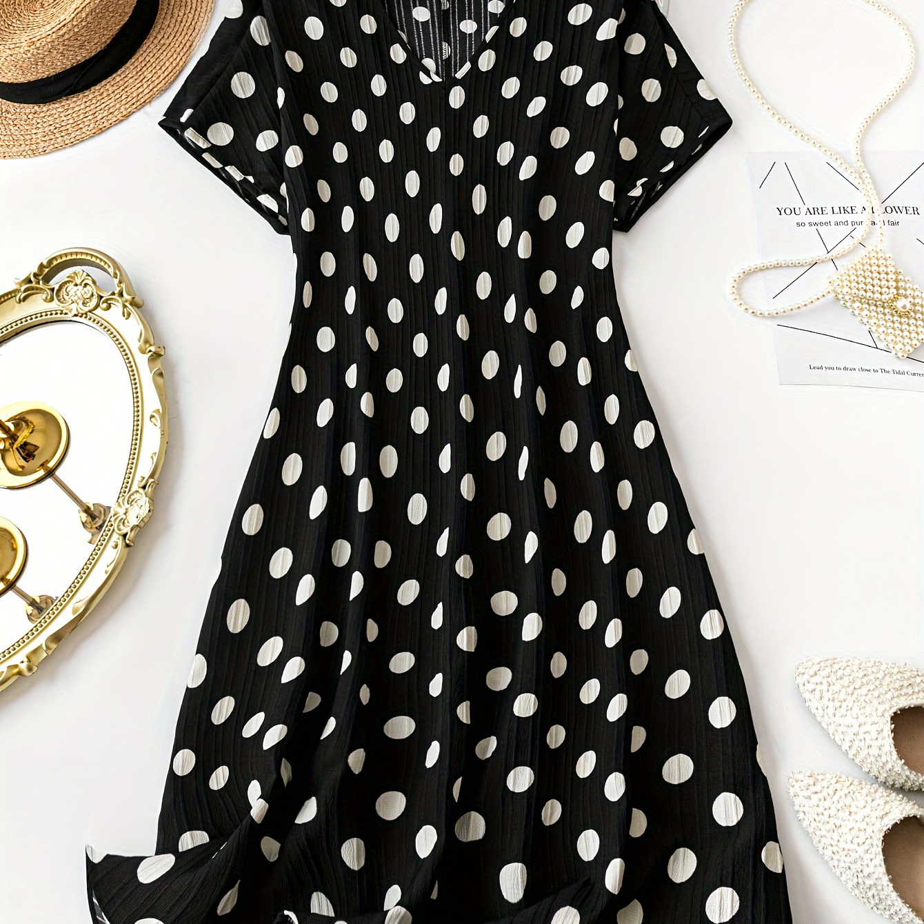 

Plus Size Polka Dot Print V Neck Dress, Casual Short Sleeve Dress For Spring & Summer, Women's Plus Size Clothing