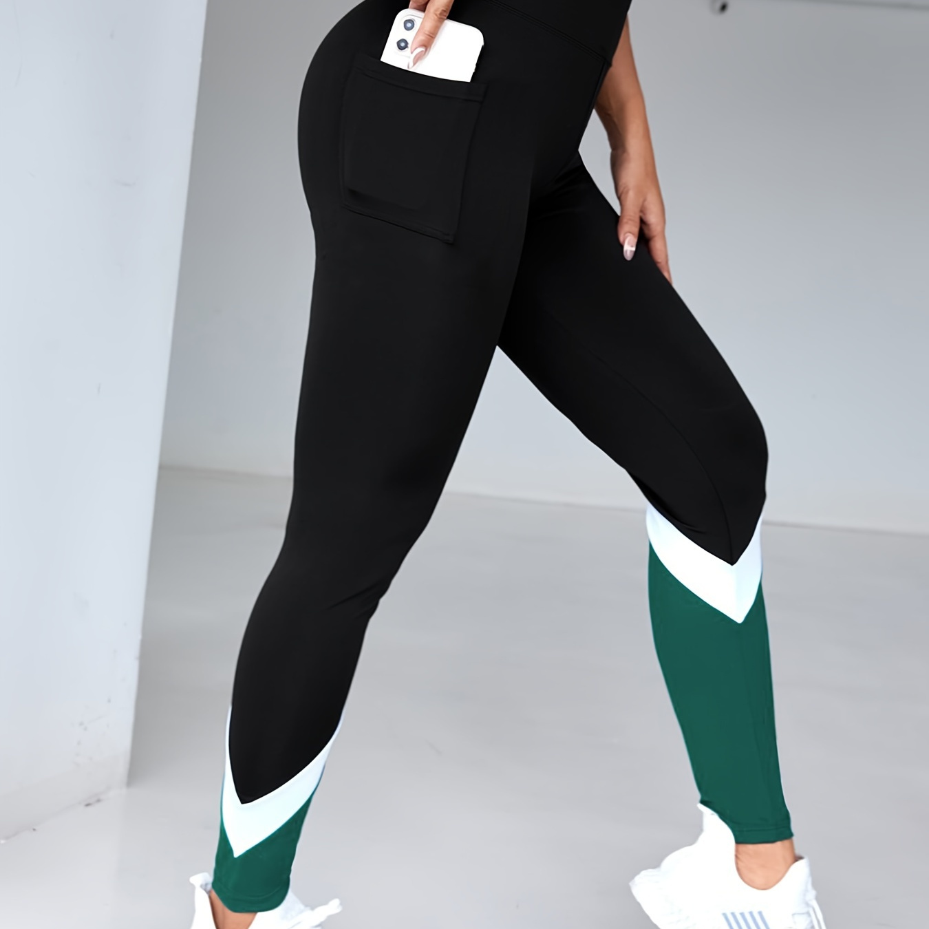 

Leggings de yoga pour femmes avec poches, motif géométrique, confortables et respirants.